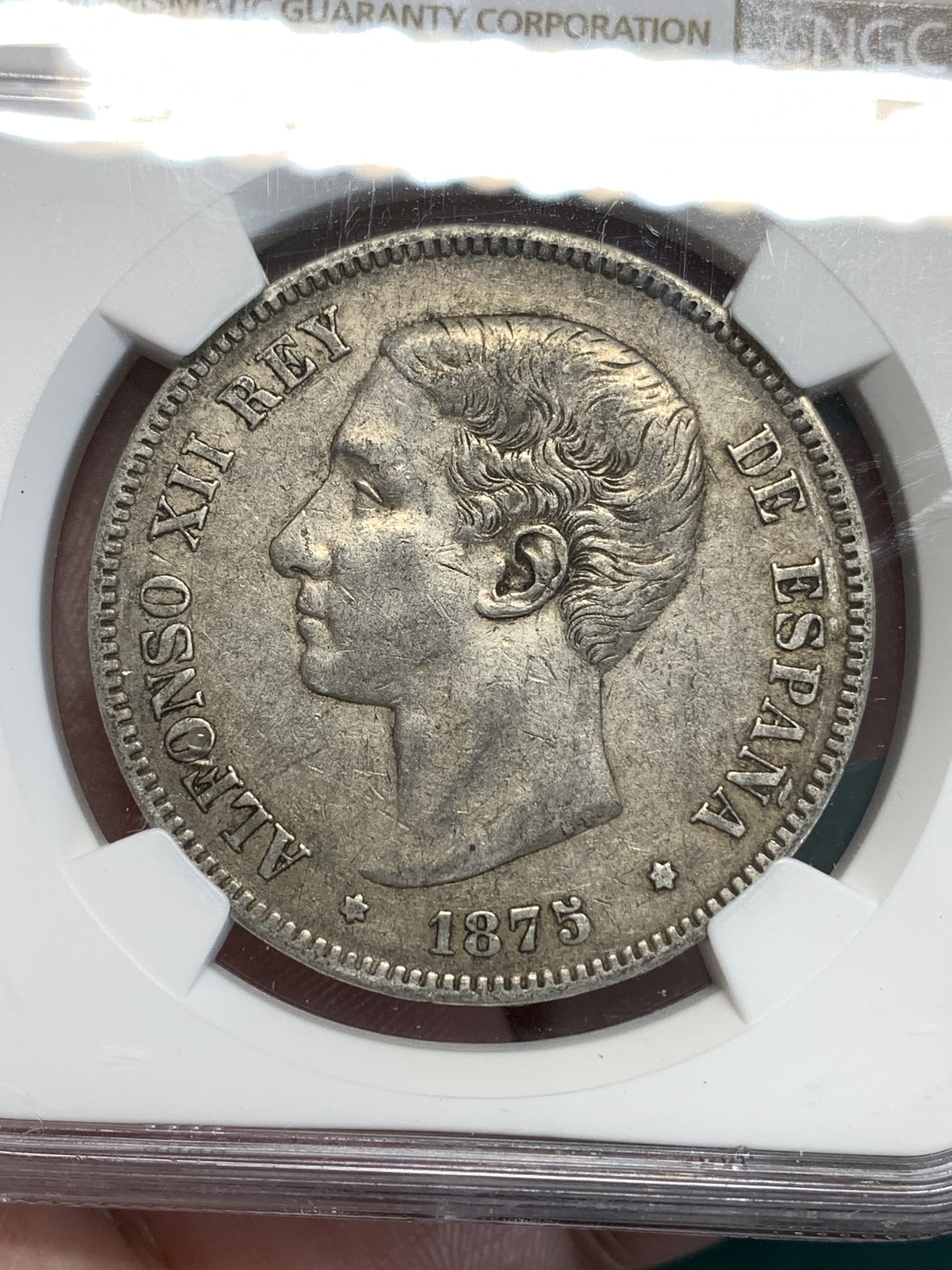 《竞宝斋》第187场-周日，周一 2场 (全场包邮) NGC XF45 西班牙1875年双柱阿方索十二世银币 细节好