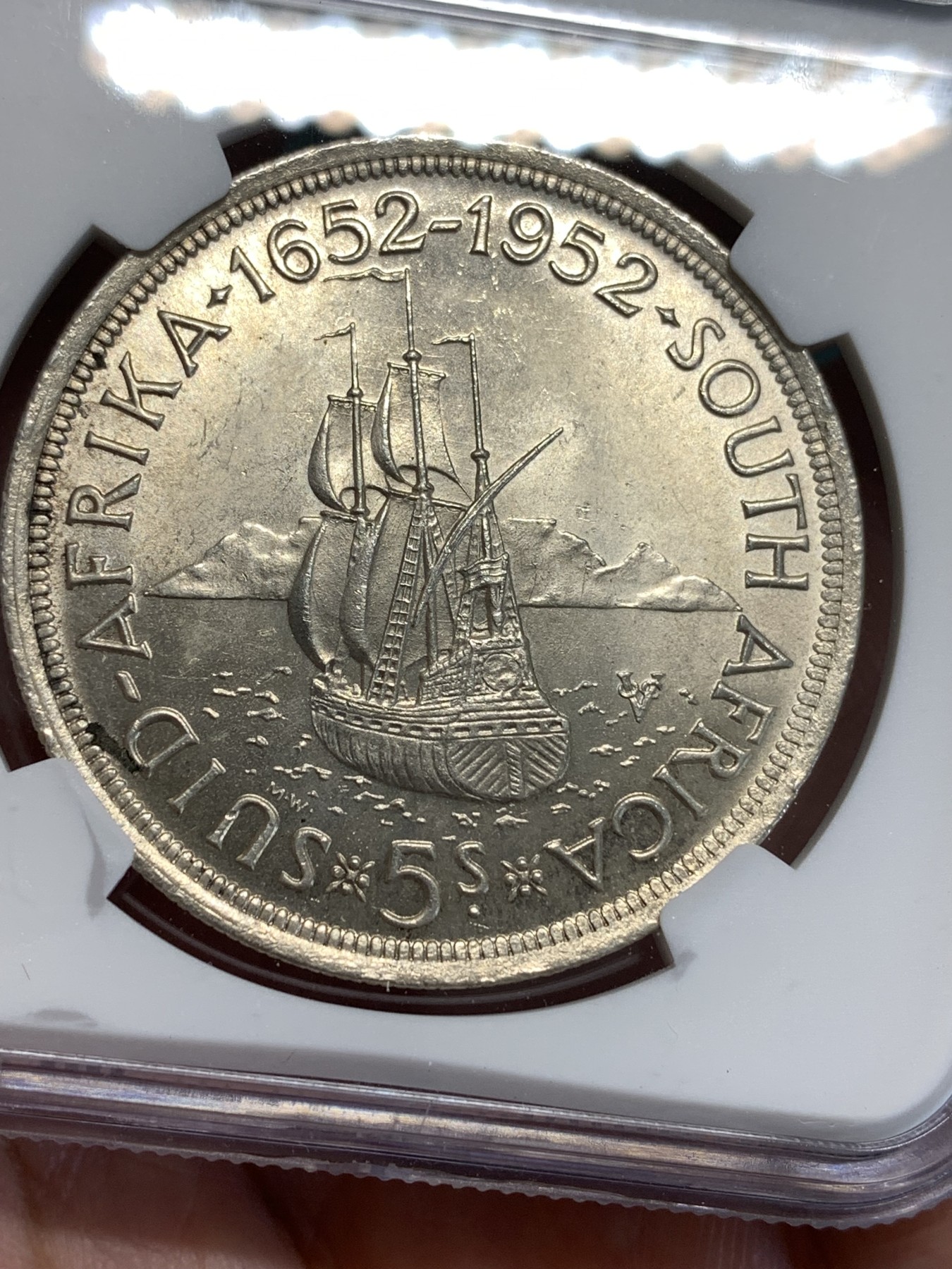 《竞宝斋》第187场-周日，周一 2场 (全场包邮) NGC MS63 南非乔治六世1952发现开普敦5先令纪念大银币