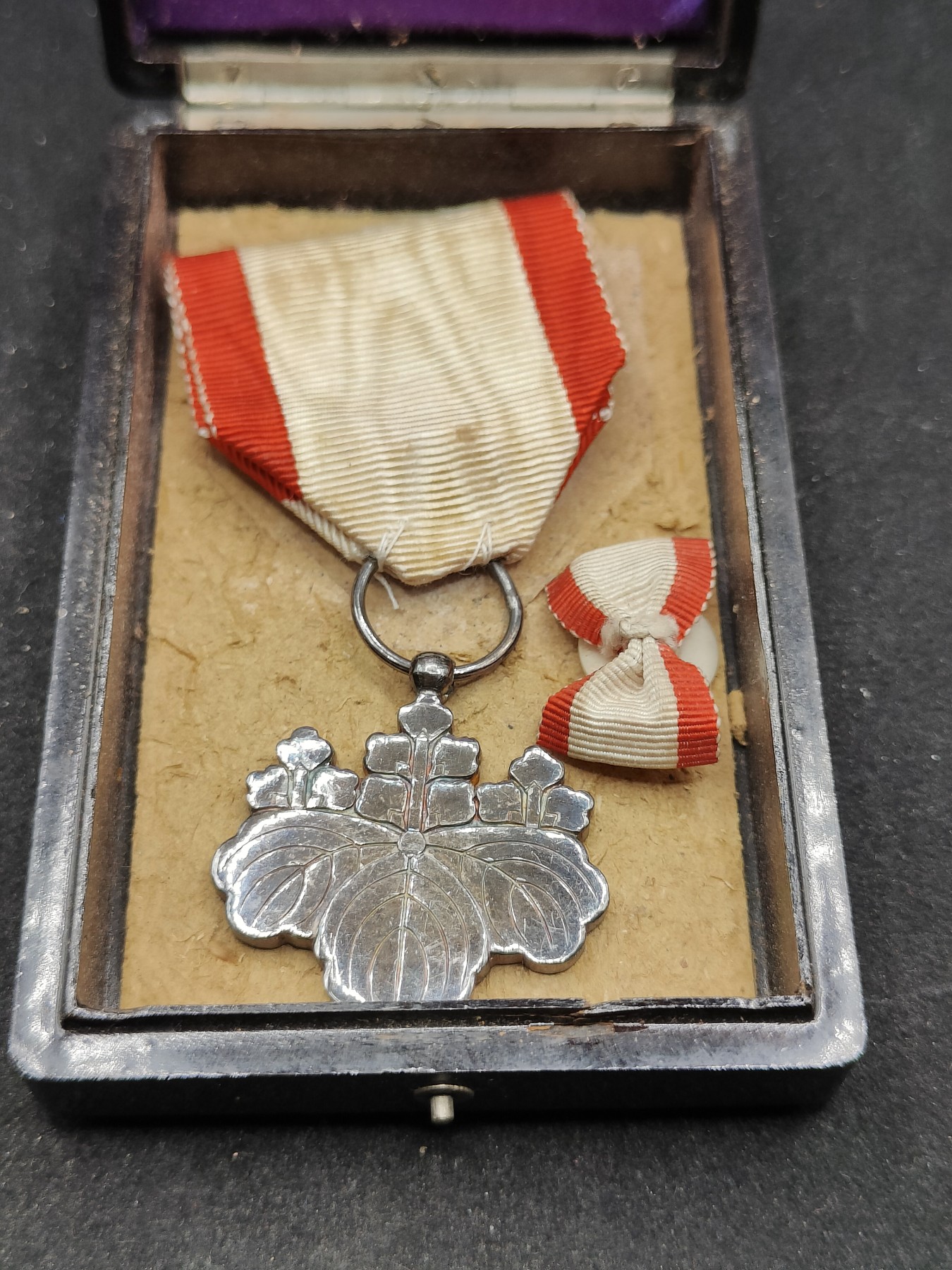 全场0元起拍 第80期 咸鱼国勋章拍卖专场 8月9日（周三）下午6：00开始 日本明治时期白叶章 银制带略-