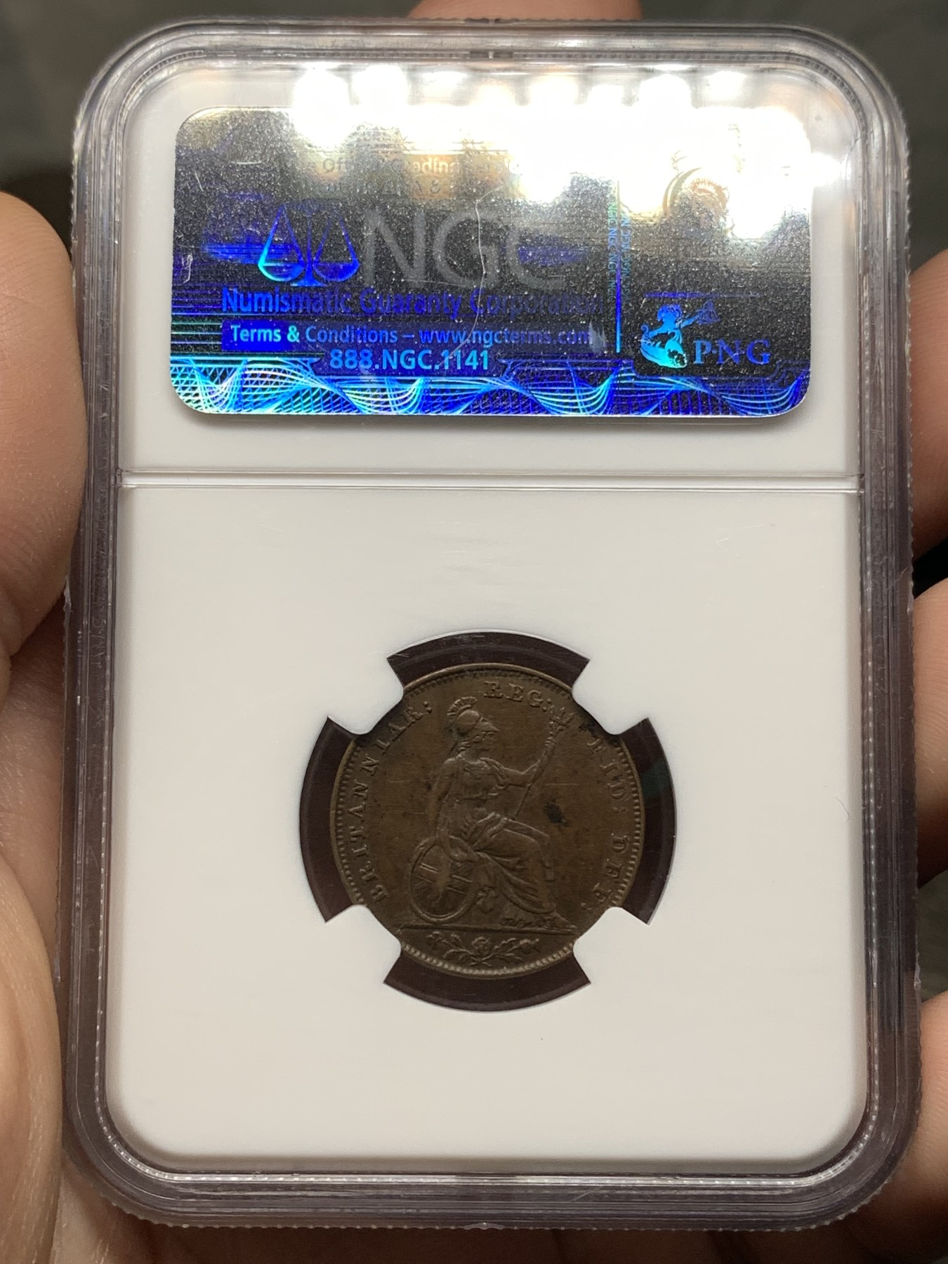 《竞宝斋》第187场-周日，周一 2场 (全场包邮) NGC-MS62BN 英国 1848年 早期小维 1/4便士=1法新 铜币 巧克力包浆，MS难得。经典小维头像，青春靓丽。