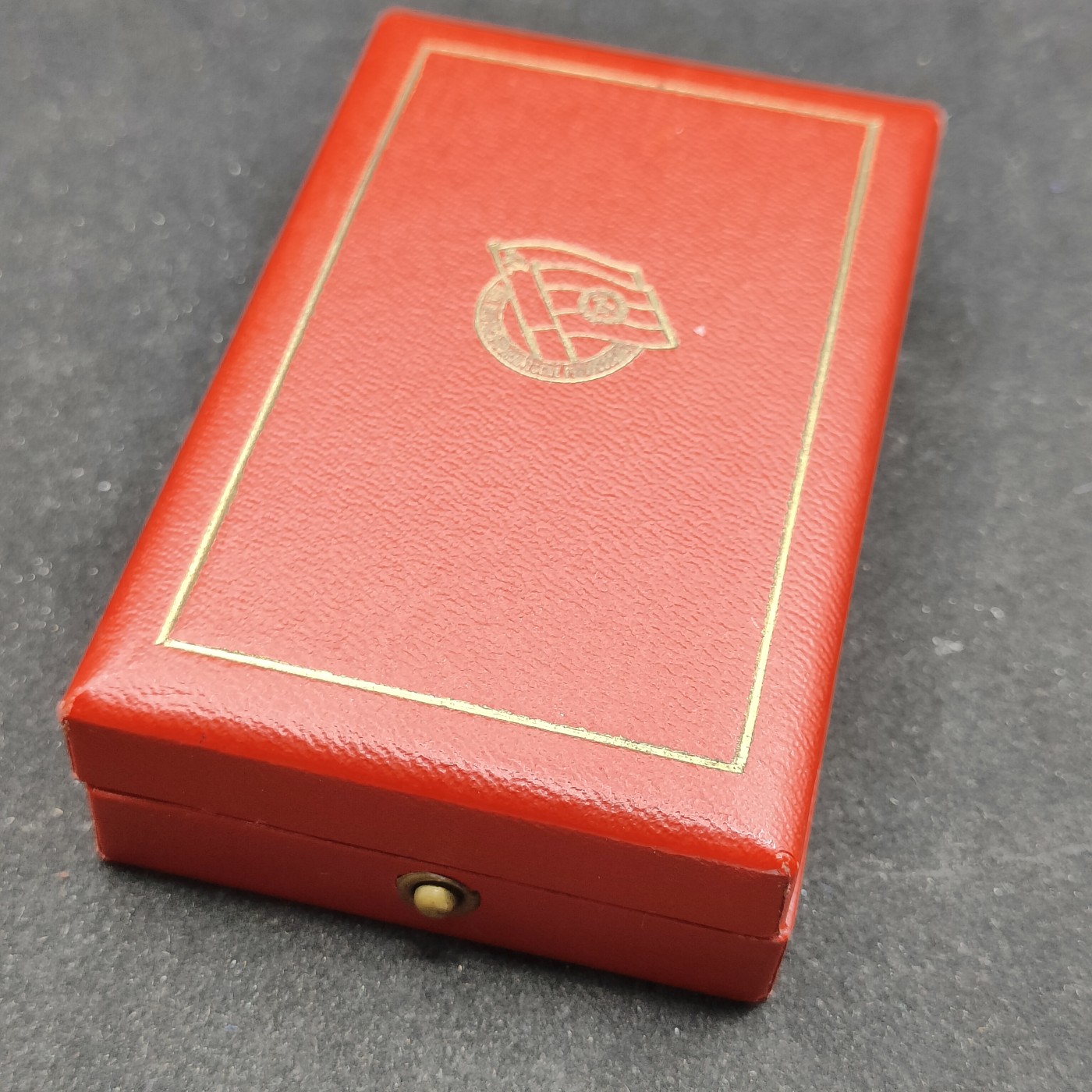 全场0元起拍 第80期 咸鱼国勋章拍卖专场 8月9日（周三）下午6：00开始 东德苏德友谊徽章金级 带早期漆皮盒