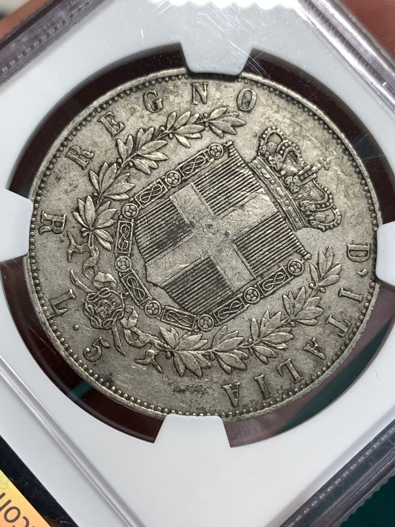 《竞宝斋》第187场-周日，周一 2场 (全场包邮) NGC XF45 意大利1876年伊曼纽尔二世5里拉大银币 原味老包浆 盒子左下角小磕