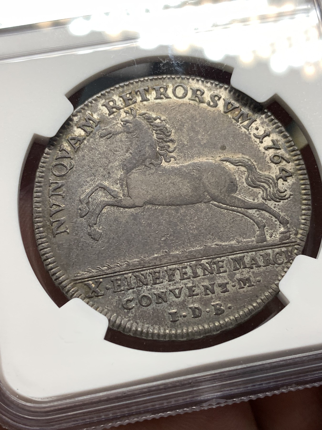 《竞宝斋》第187场-周日，周一 2场 (全场包邮) NGC XF45 德国 布伦瑞克 1764年 飞马泰勒大银币 双面均匀的深彩包浆 经典飞马非常漂亮