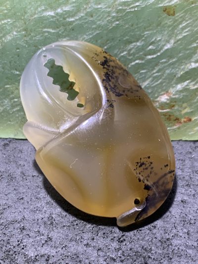 精美水墨纹高玉化海洋玉髓雕刻独霸一方吊坠一个， - 精美水墨纹高玉化海洋玉髓雕刻独霸一方吊坠一个，