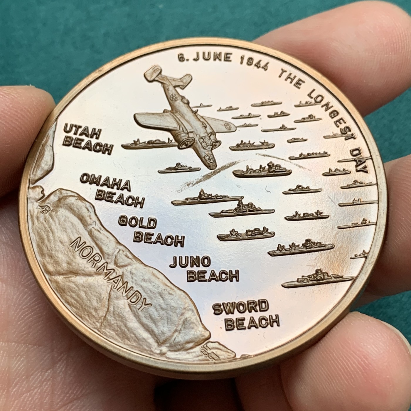 《竞宝斋》第187场-周日，周一 2场 (全场包邮) 1984年诺曼底登陆纪念40周年大铜章 全新品质 战争历史 50.5克50mm