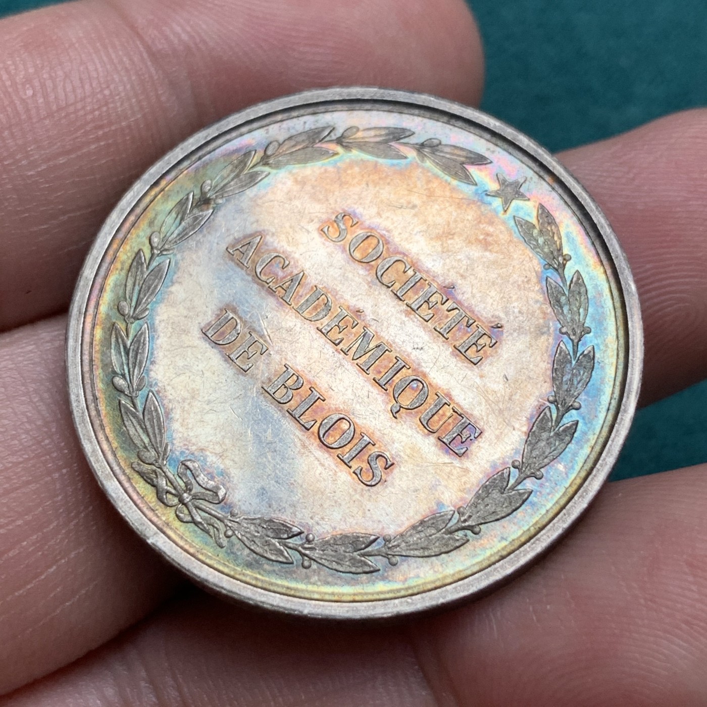 《竞宝斋》第187场-周日，周一 2场 (全场包邮) 法国布鲁瓦学院五彩银章 16.2g 33.5mm