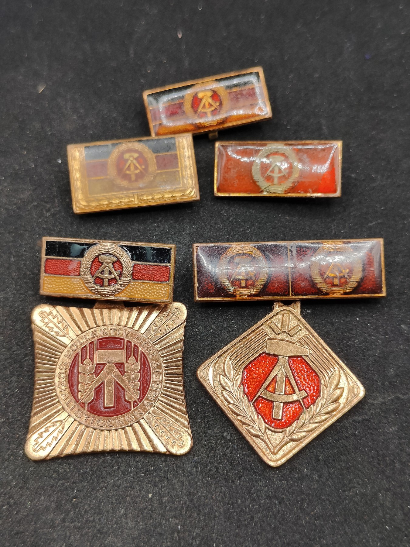 全场0元起拍 第80期 咸鱼国勋章拍卖专场 8月9日（周三）下午6：00开始 东德劳动奖章一组