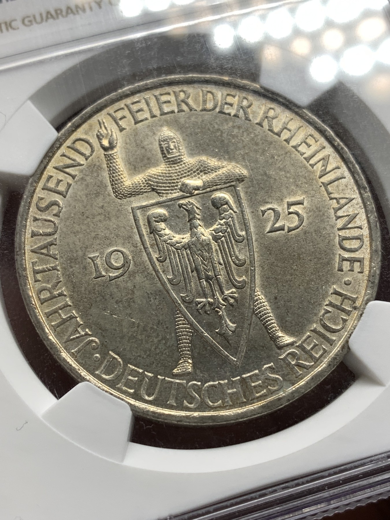 《竞宝斋》第187场-周日，周一 2场 (全场包邮) NGC-MS62  德意志1925A 莱茵联盟千年5马克银币 锁子甲武士持盾牌 细节清晰 淡金色包浆