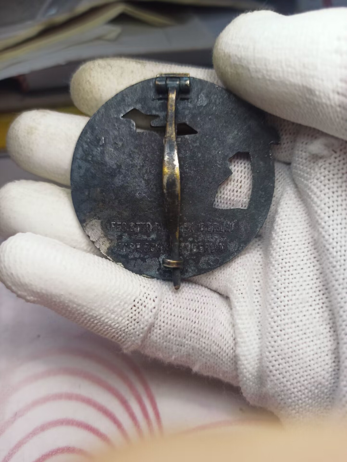 阿娜斯塔西亚拍卖专场第三期 德三海军突破封锁奖章（什未林厂少见铜杆）+获得者照片+获得者服役船只照片+证书一套！