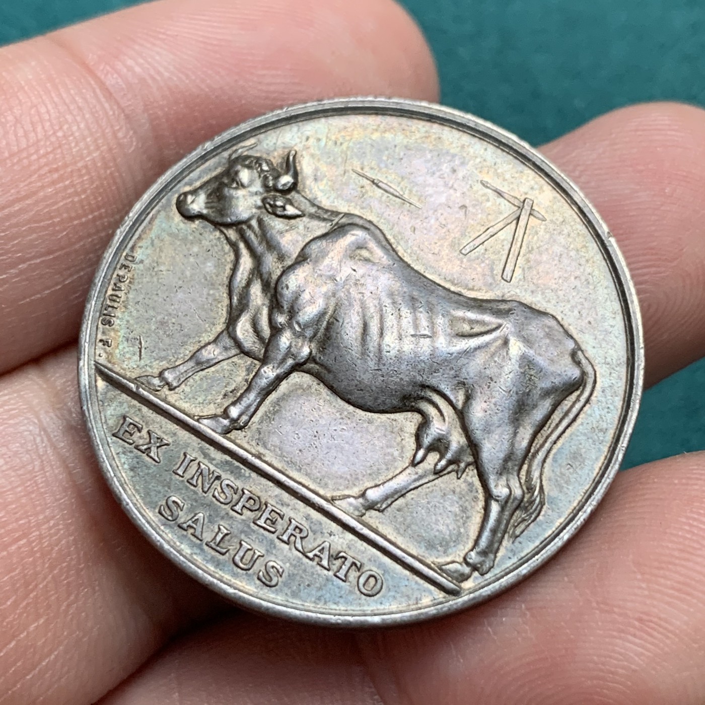 《竞宝斋》第187场-周日，周一 2场 (全场包邮) 1814年法国巴黎疫苗接种银质代用币 15.5g 32.5mm