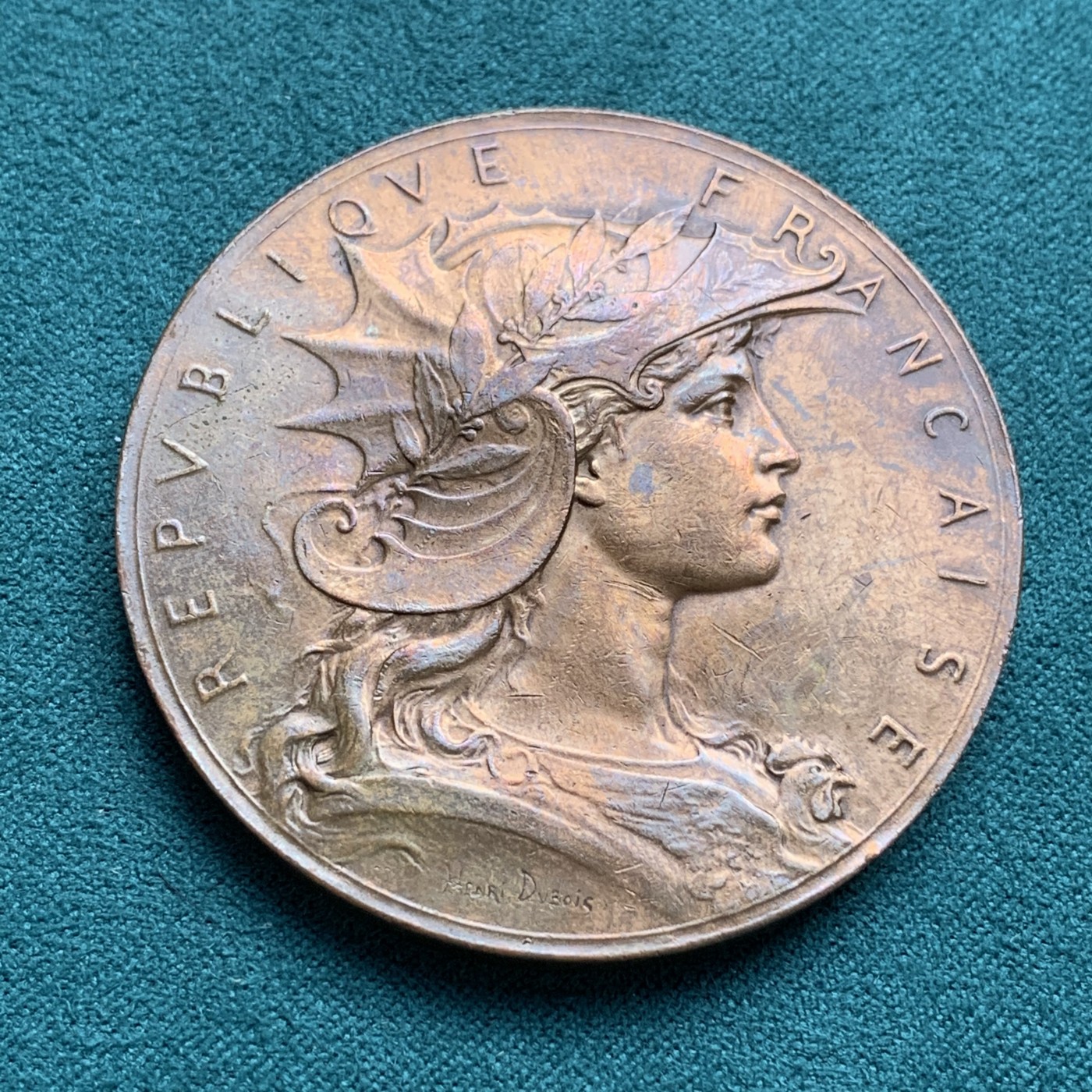 《竞宝斋》第187场-周日，周一 2场 (全场包邮) 法国1895玛丽安娜海马头盔铜章  直径：50mm  重量：62.8g   边铭：丰饶角加铜标