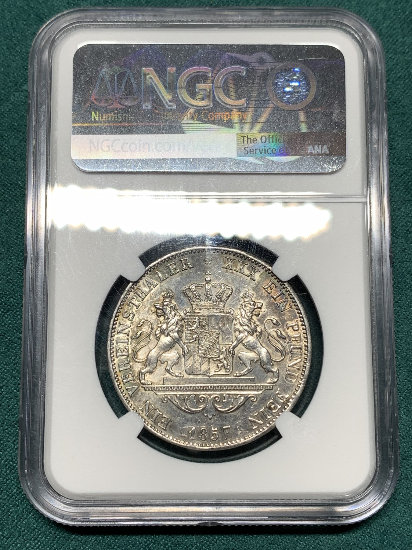 《竞宝斋》第187场-周日，周一 2场 (全场包邮) NGC-AU58 德国 1857年 巴伐利亚 1泰勒 双狮流通版，相比圣母抱婴版的少见多了，欧陆老包浆，味道比白币好多了