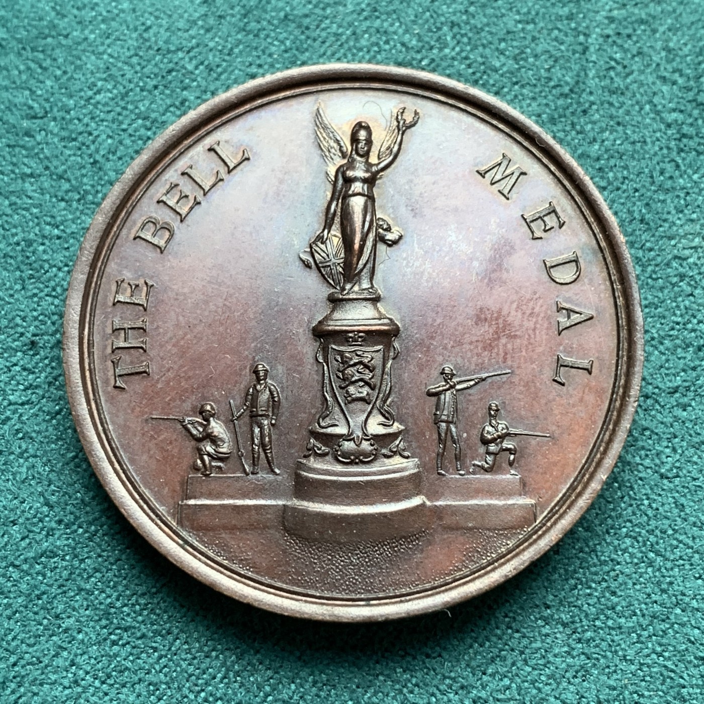 《竞宝斋》第187场-周日，周一 2场 (全场包邮) 英国贝尔步枪协会铜章   重量：29g 直径：38.6mm  厚重边铭