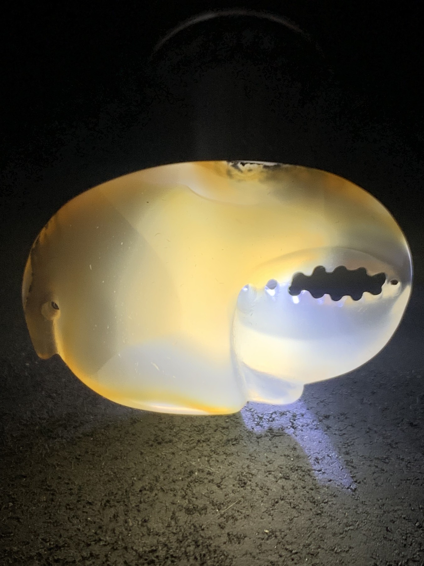 精美水墨纹高玉化海洋玉髓雕刻独霸一方吊坠一个，