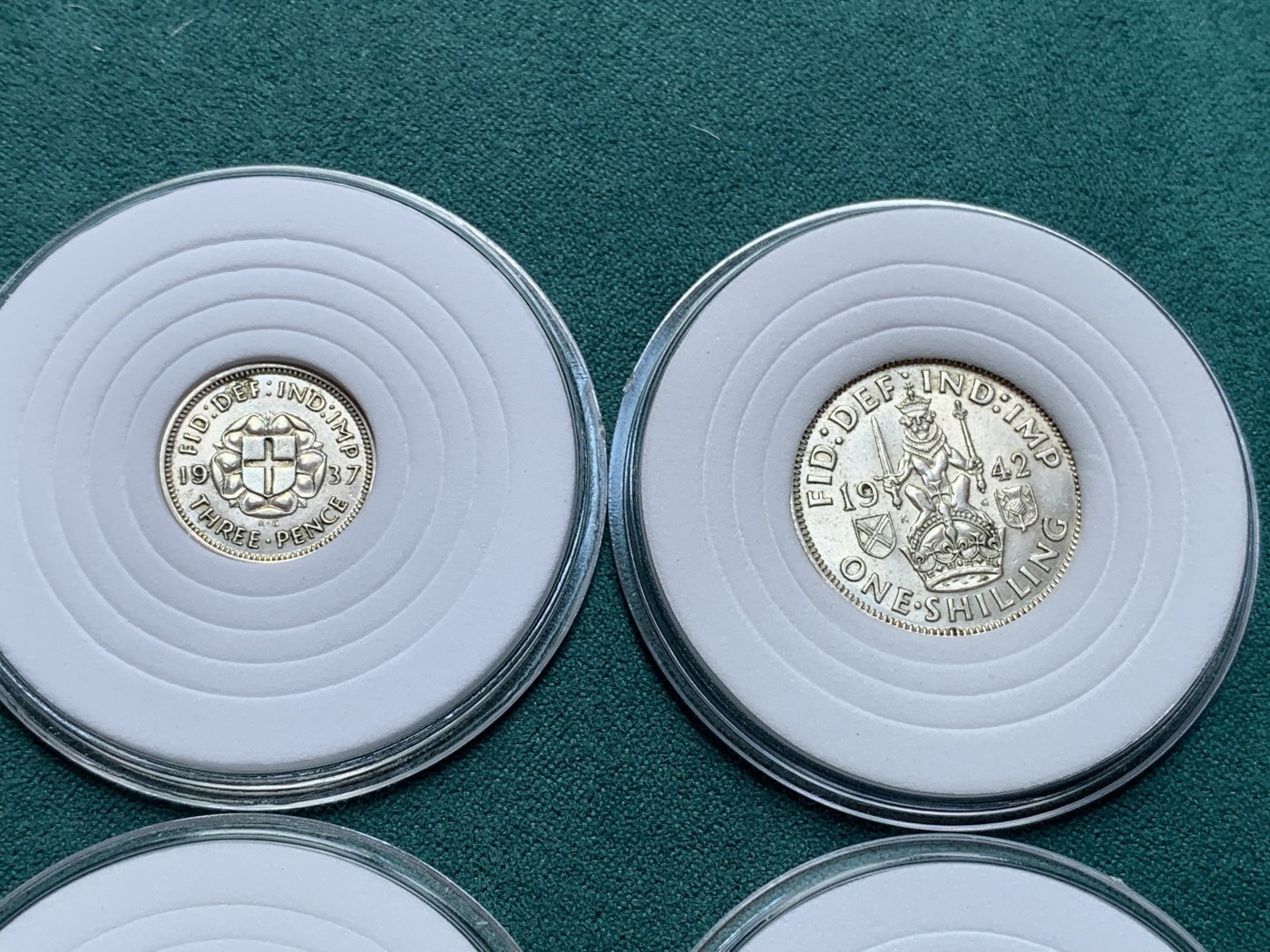 《竞宝斋》第187场-周日，周一 2场 (全场包邮) 6枚一组 好品乔治六世本土版三便士银币与六便士银币 英格兰与苏格兰版1先令银币 两先令银币和半克朗除便士外均有明显转光 流通好品