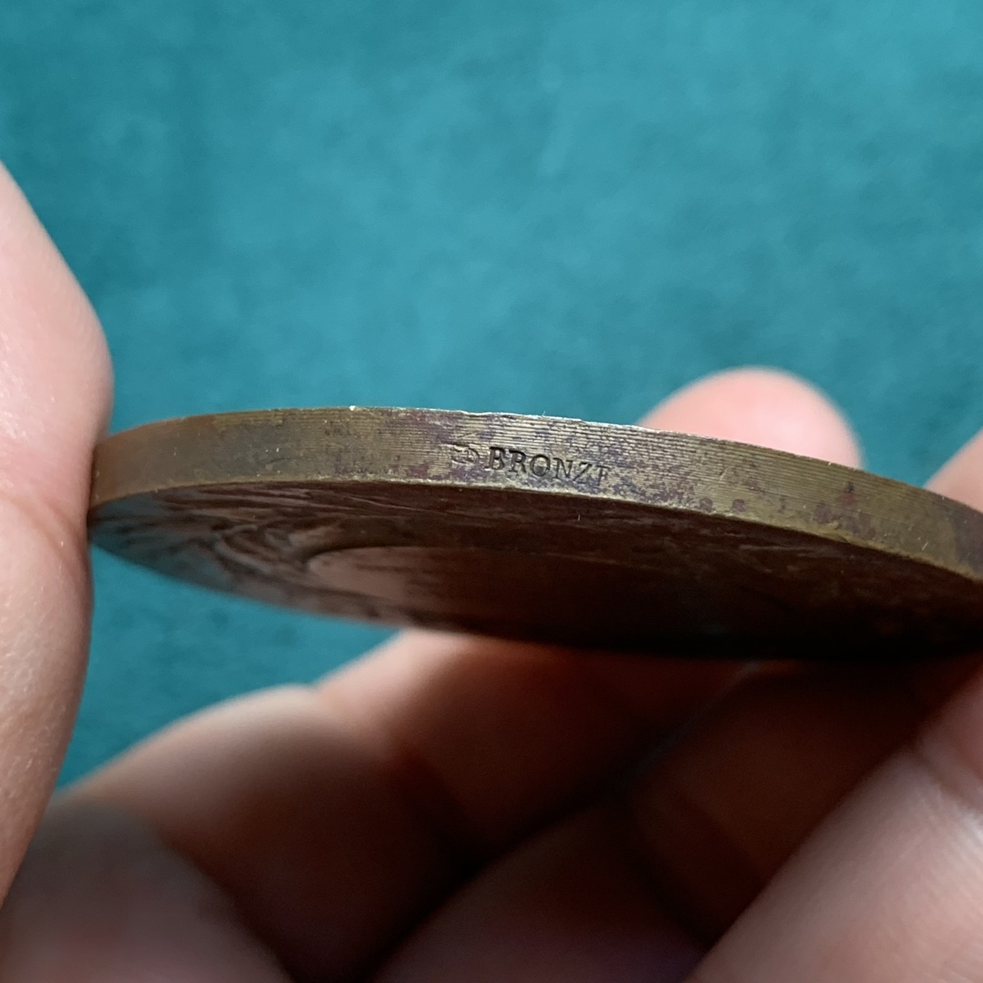 《竞宝斋》第187场-周日，周一 2场 (全场包邮) 法国云端女神艺术铜章  直径：49mm  重量：63.3g  边铭：丰饶角＋铜标