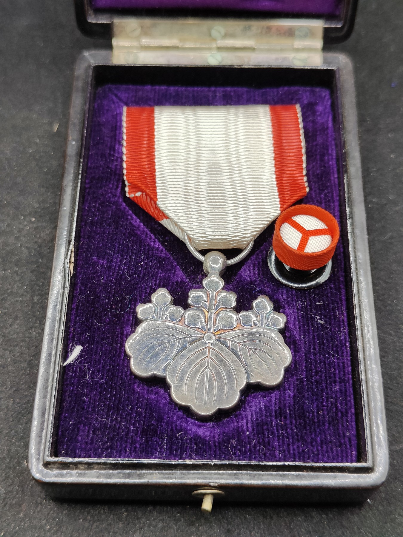 全场0元起拍 第80期 咸鱼国勋章拍卖专场 8月9日（周三）下午6：00开始 日本战时白叶章 银制带盒略