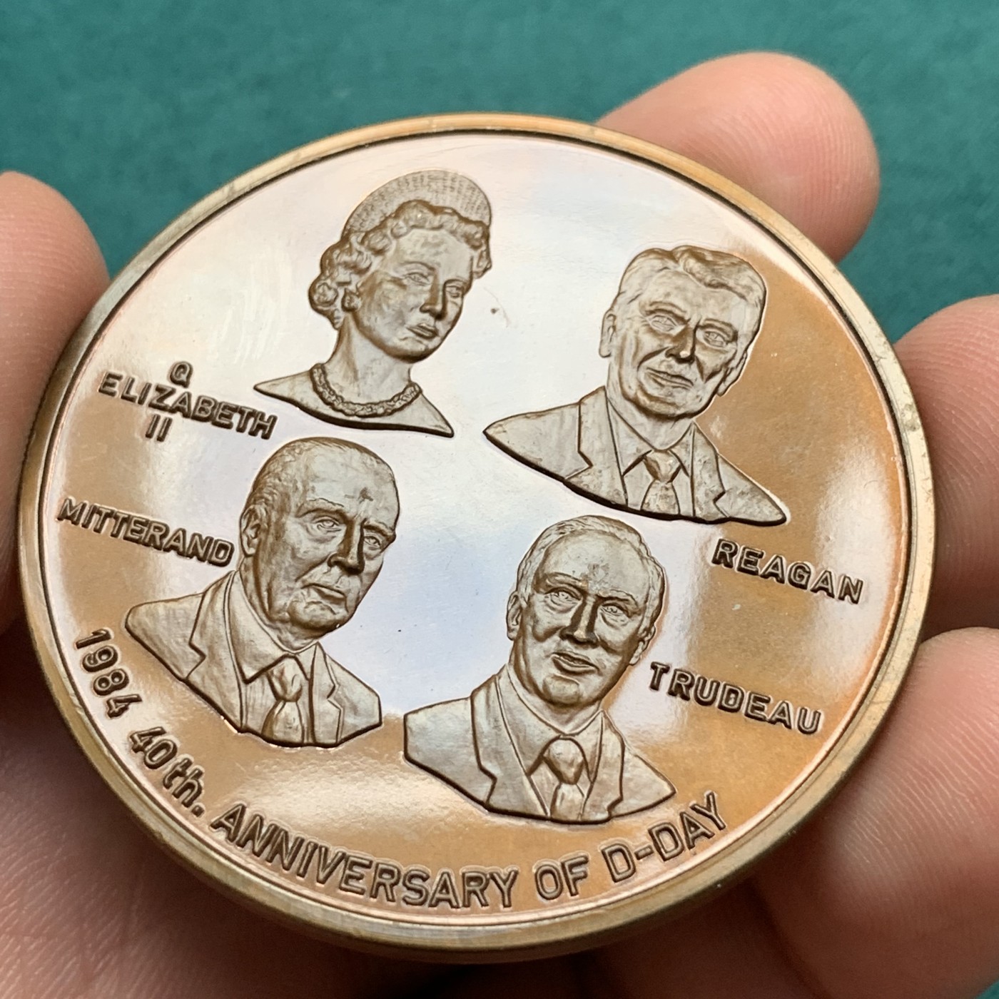 《竞宝斋》第187场-周日，周一 2场 (全场包邮) 1984年诺曼底登陆纪念40周年大铜章 全新品质 战争历史 50.5克50mm