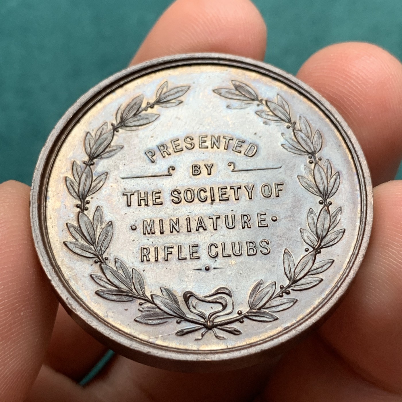 《竞宝斋》第187场-周日，周一 2场 (全场包邮) 英国贝尔步枪协会铜章   重量：29g 直径：38.6mm  厚重边铭