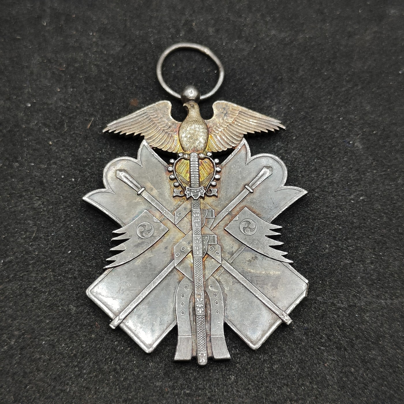 全场0元起拍 第80期 咸鱼国勋章拍卖专场 8月9日（周三）下午6：00开始 日本七级金鸱裸章，银制