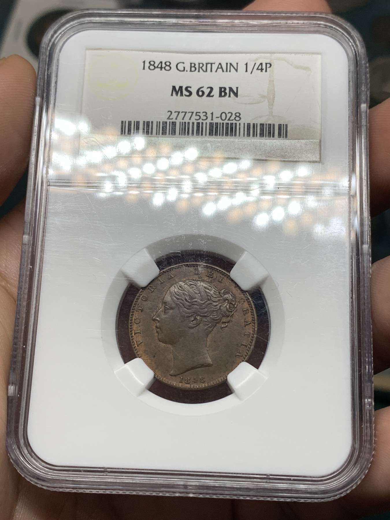 《竞宝斋》第187场-周日，周一 2场 (全场包邮) NGC-MS62BN 英国 1848年 早期小维 1/4便士=1法新 铜币 巧克力包浆，MS难得。经典小维头像，青春靓丽。