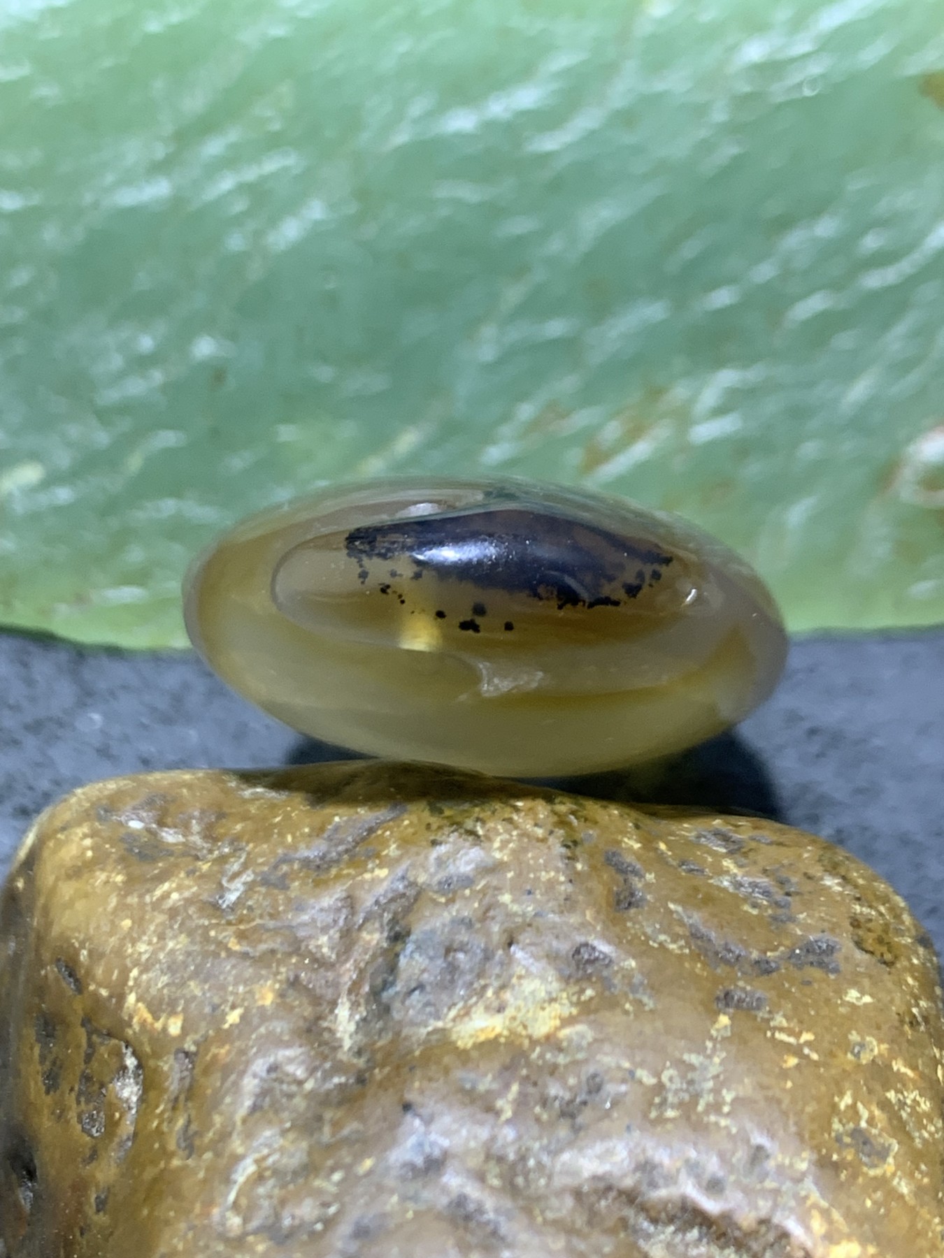 精美水墨纹高玉化海洋玉髓雕刻独霸一方吊坠一个，