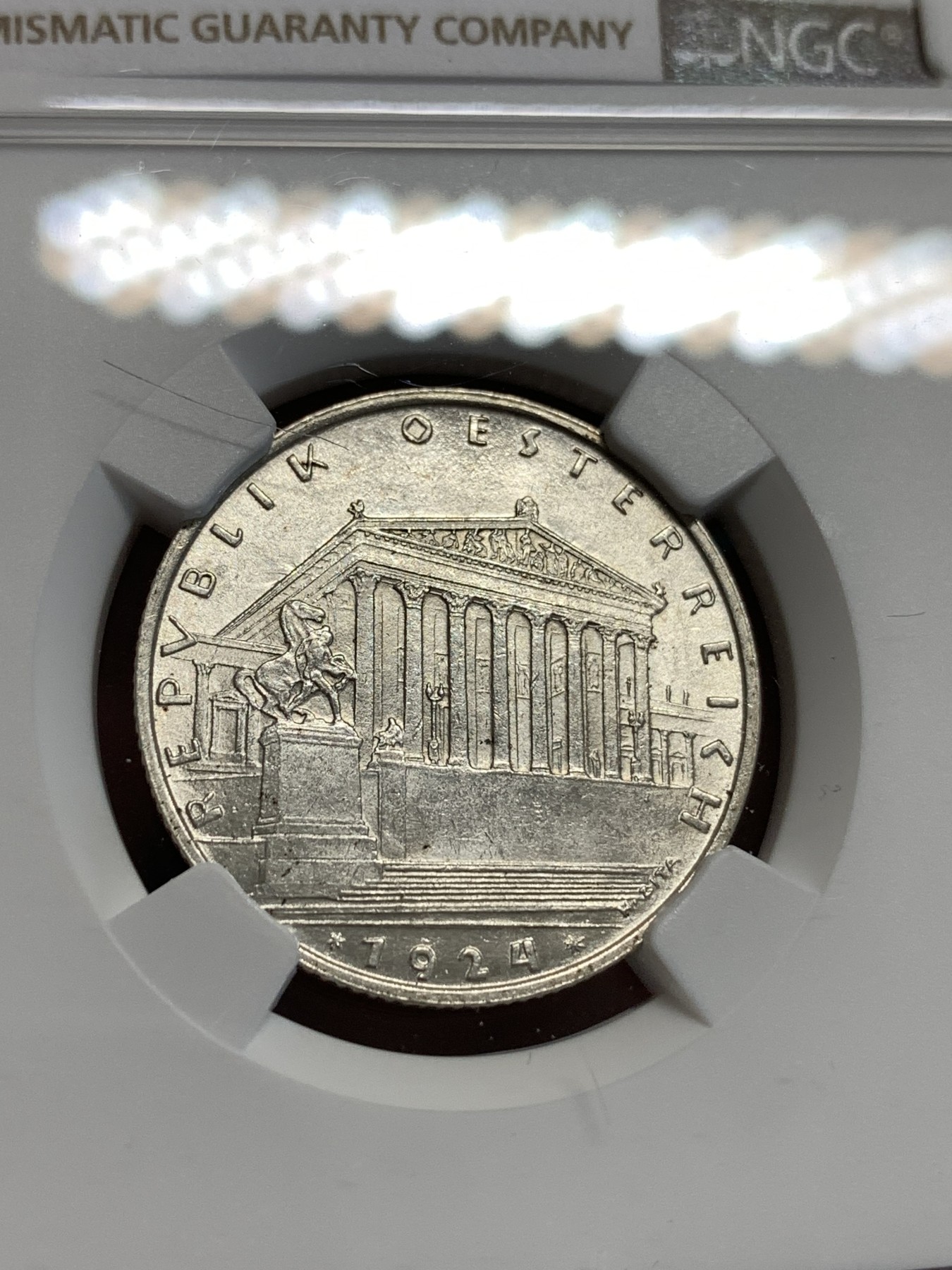 《竞宝斋》第187场-周日，周一 2场 (全场包邮) NGC MS63 奥地利1924年议会大厦1先令银币