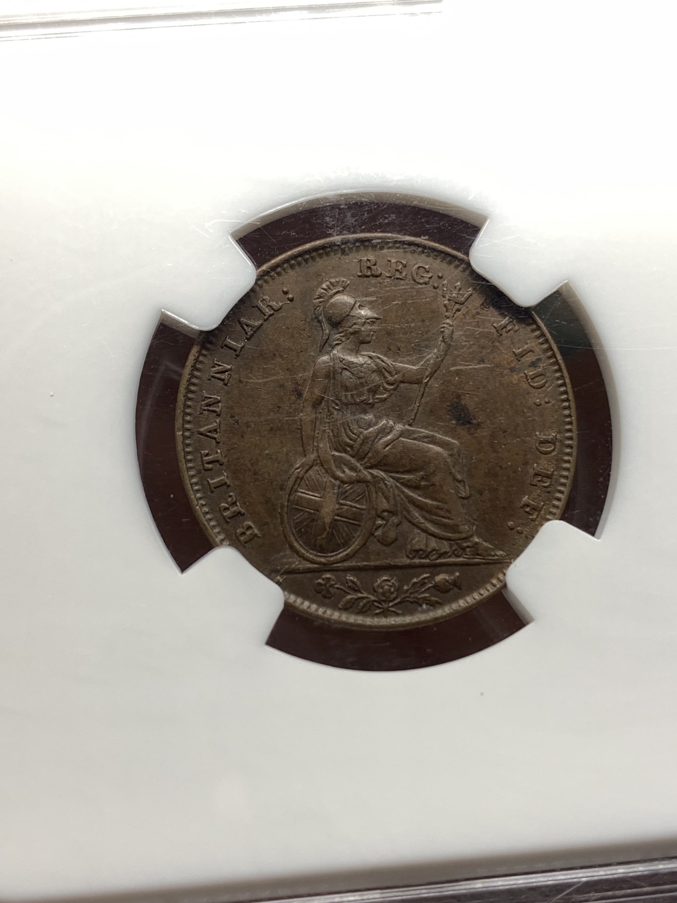 《竞宝斋》第187场-周日，周一 2场 (全场包邮) NGC-MS62BN 英国 1848年 早期小维 1/4便士=1法新 铜币 巧克力包浆，MS难得。经典小维头像，青春靓丽。