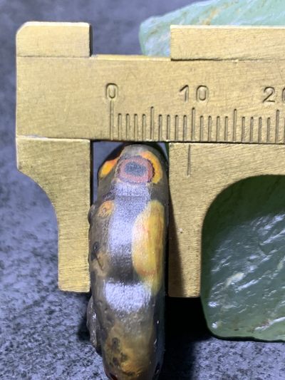 精美亚光冰飘天眼纹战国红玛瑙手工俏色巧雕无观音菩萨意境吊坠一个， 精美亚光冰飘天眼纹战国红玛瑙手工俏色巧雕无观音菩萨意境吊坠一个，