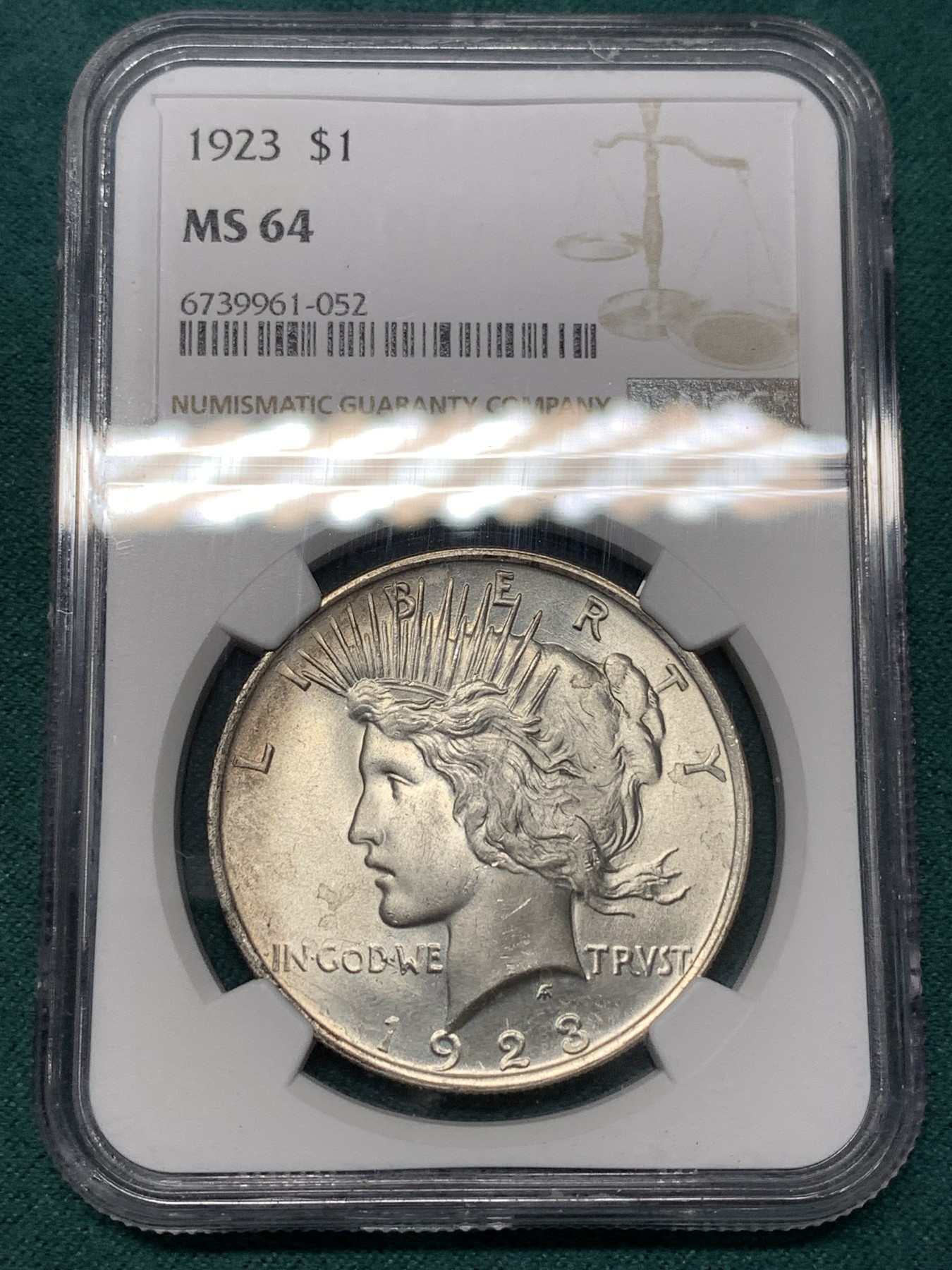 《竞宝斋》第188场-周日，周一 2场 (全场包邮) NGC MS64 美国 1923年 和平女神 1美元大银币 上64分比摩根难不少