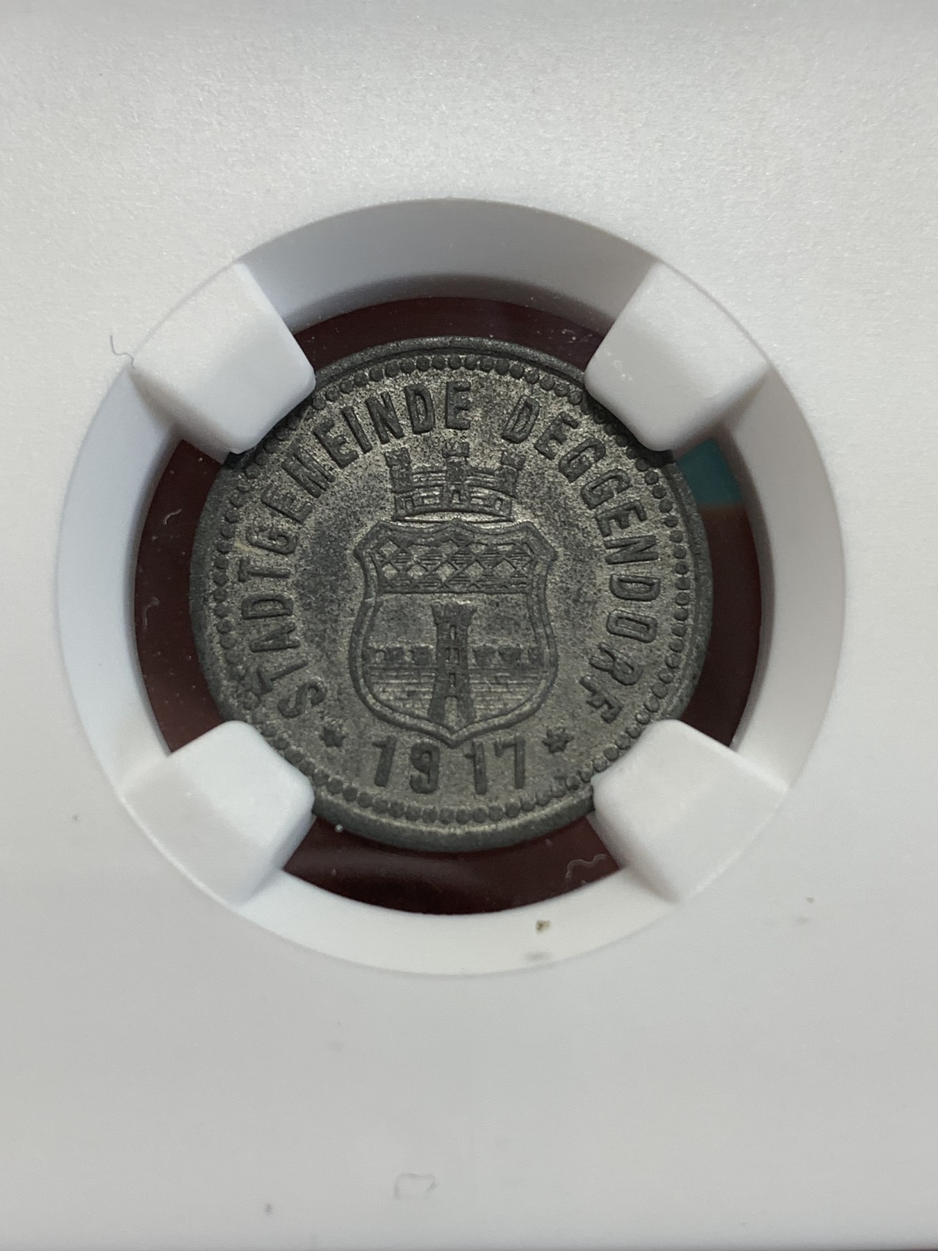 《竞宝斋》第188场-周日，周一 2场 (全场包邮) NGC-MS62 德国1917年德紧代根多夫10芬尼锌币 两面深打原始包浆 锌币百年不易 仅见入盒