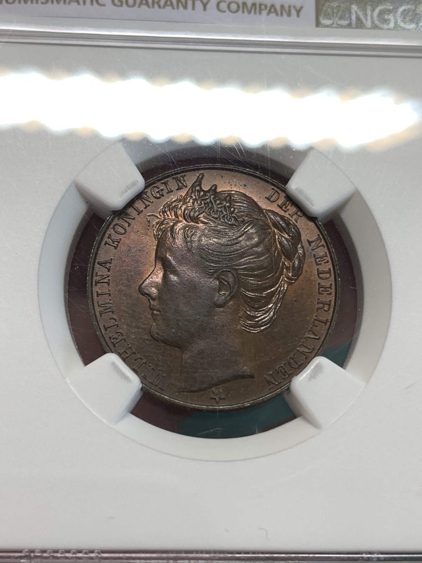 《竞宝斋》第188场-周日，周一 2场 (全场包邮) NGC-MS63BN 荷兰 1898年 威廉明娜女王加冕纪念铜章，稀少品种，经典皇冠少女头像。酒红色铜光犹存。