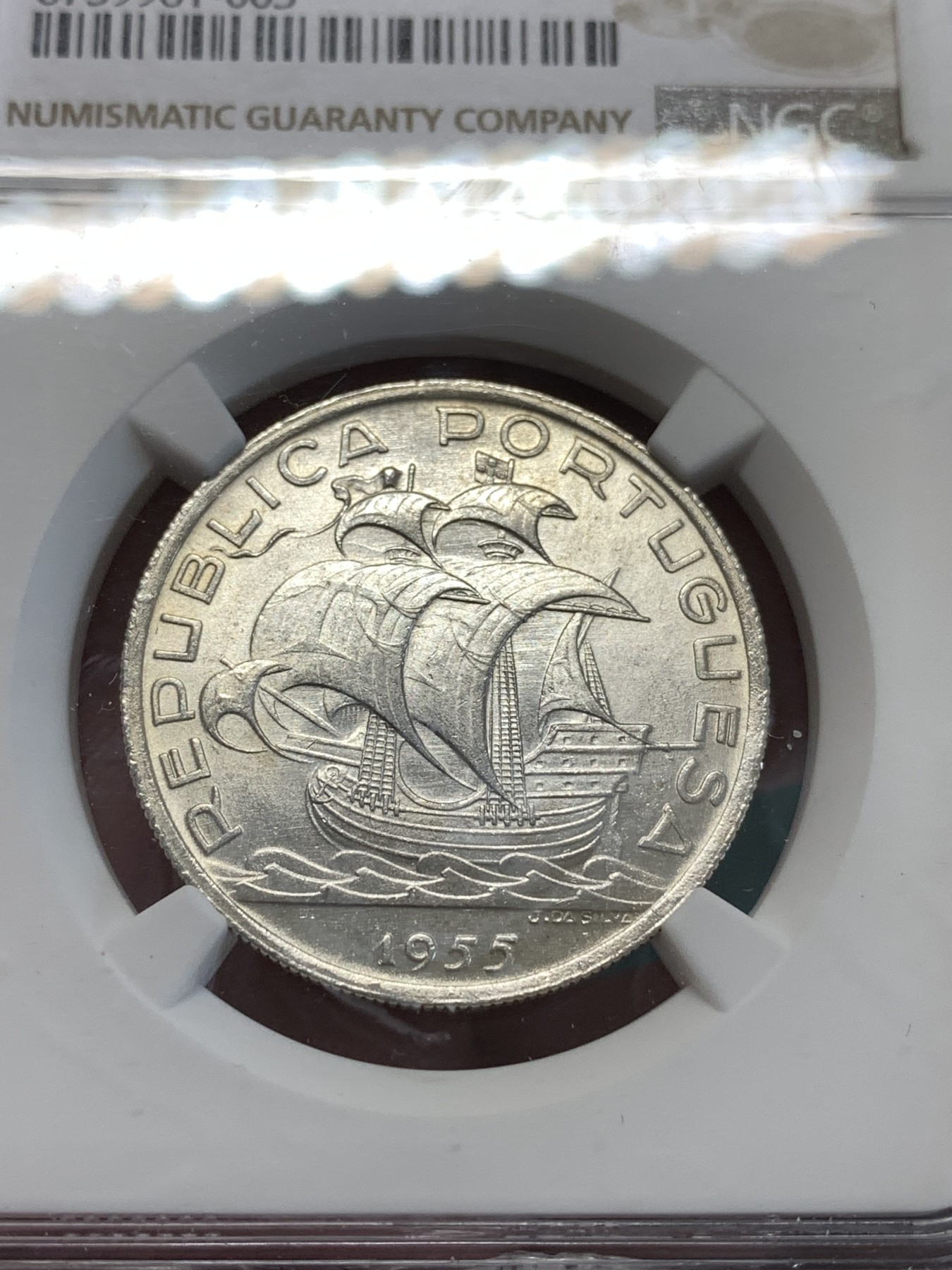 《竞宝斋》第188场-周日，周一 2场 (全场包邮) NGC MS63 葡萄牙 1955 10E 大帆船银币 淡彩包浆 漂亮的