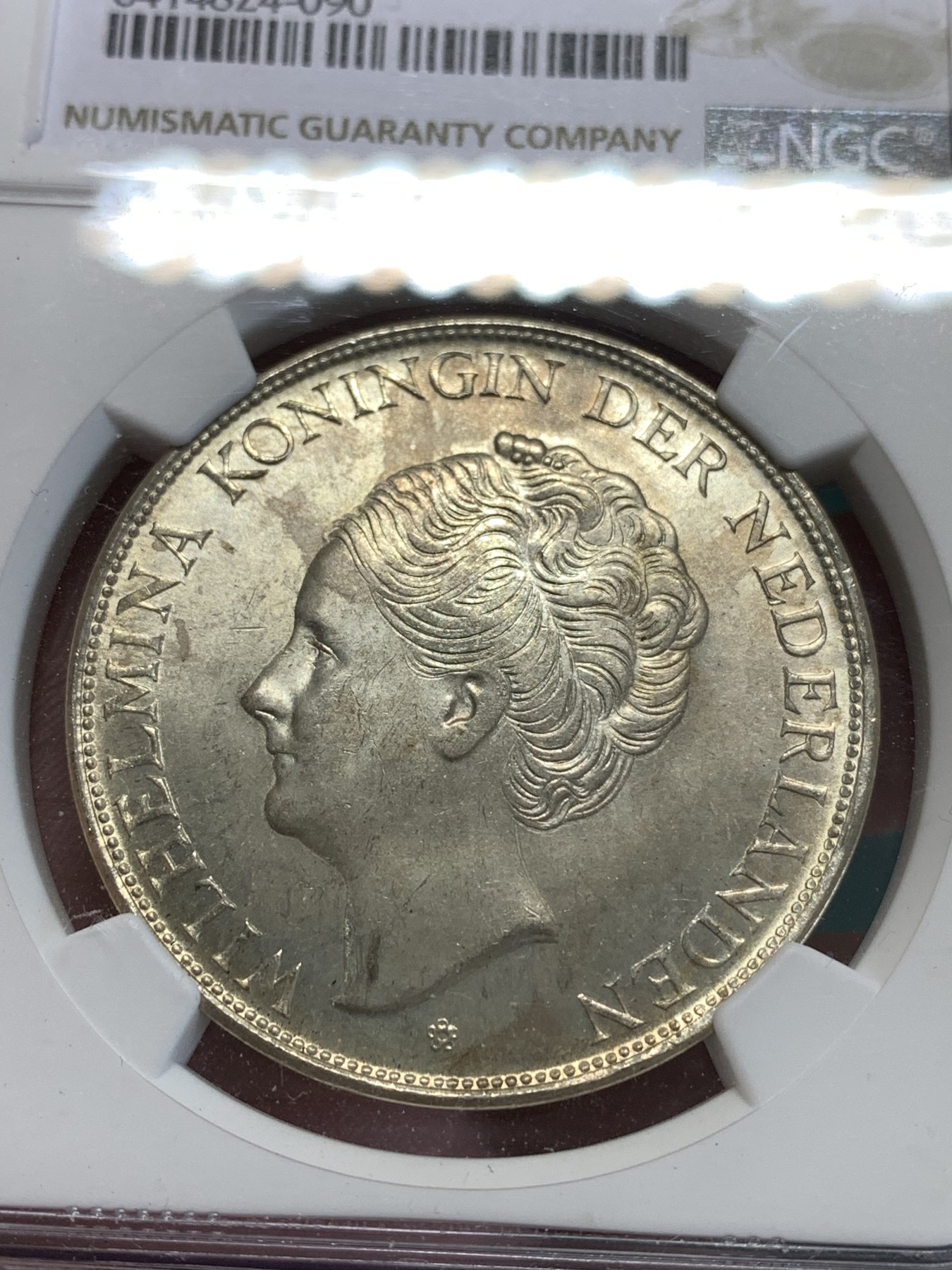 《竞宝斋》第188场-周日，周一 2场 (全场包邮) NGC MS63 荷属库拉索 1944年 威廉明娜 2.5G 大银币 分数不错了