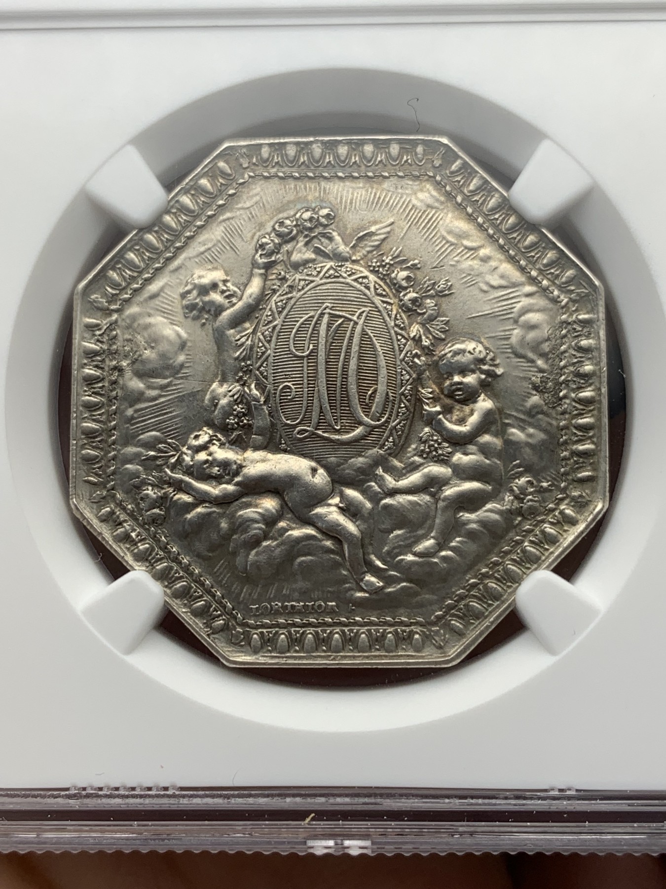 《竞宝斋》第188场-周日，周一 2场 (全场包邮) NGC MS61 法国 法兰西皇室 结婚八角银质代币 一句精美便可诠释