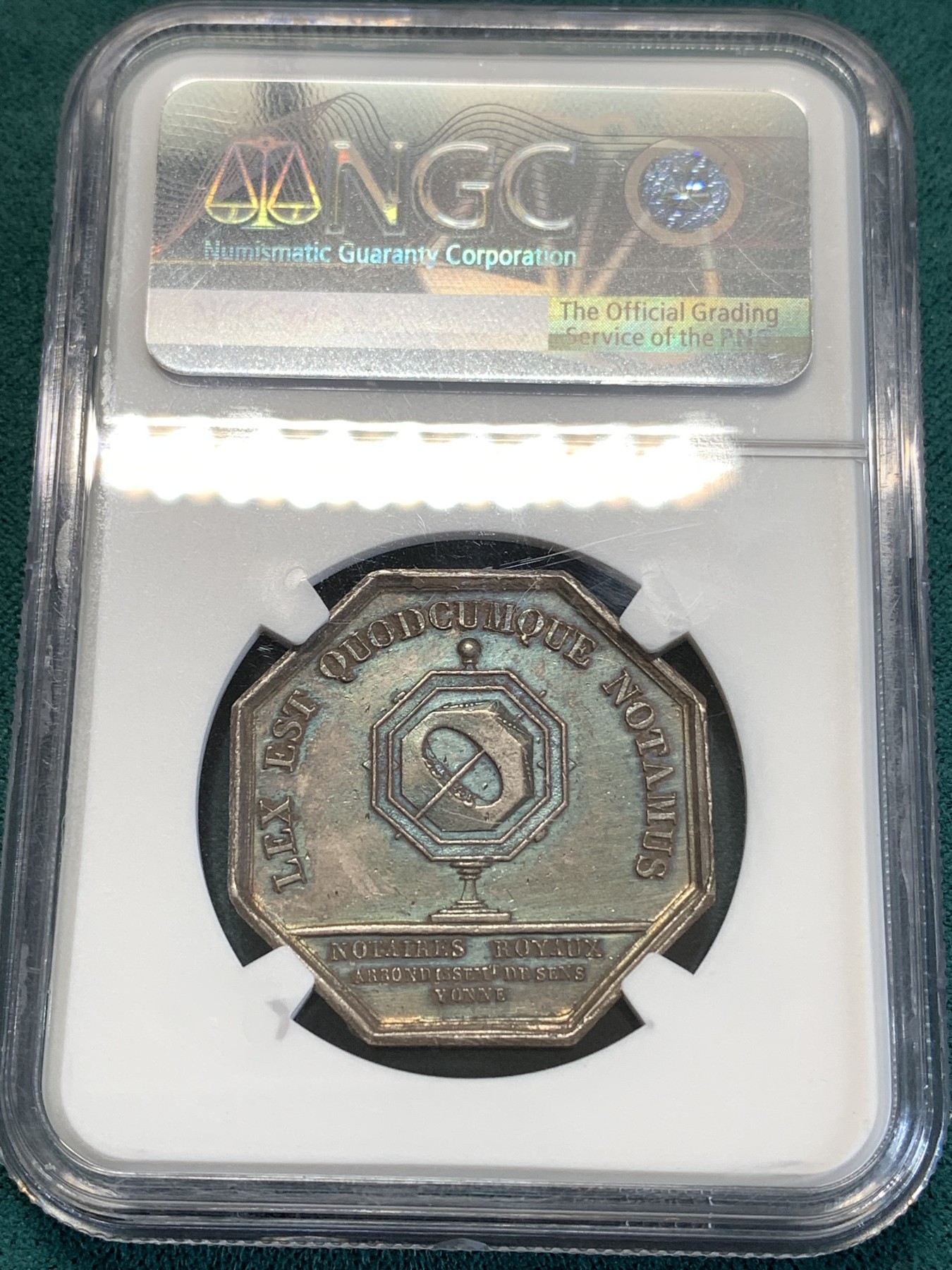 《竞宝斋》第188场-周日，周一 2场 (全场包邮) NGC-UNC 法国桑斯地区公证人JETON银质八角代币 圣路易（法王路易九世）半身像 手指边铭（1845-1860年） 高点俱在包浆漂亮