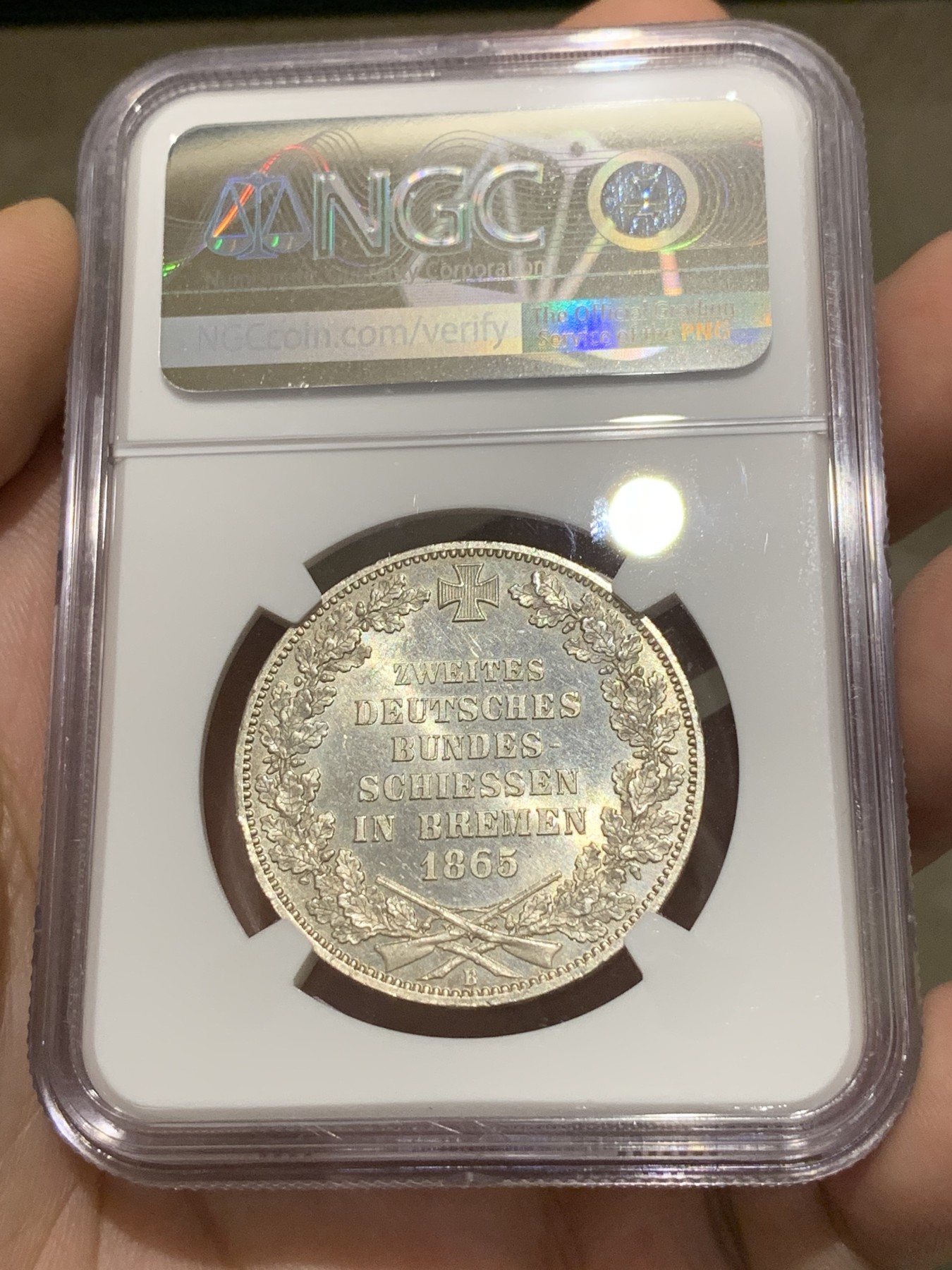 《竞宝斋》第188场-周日，周一 2场 (全场包邮) NGC MS64 德国 1865 不莱梅射击节 1泰勒银币 亮瞎眼的节奏