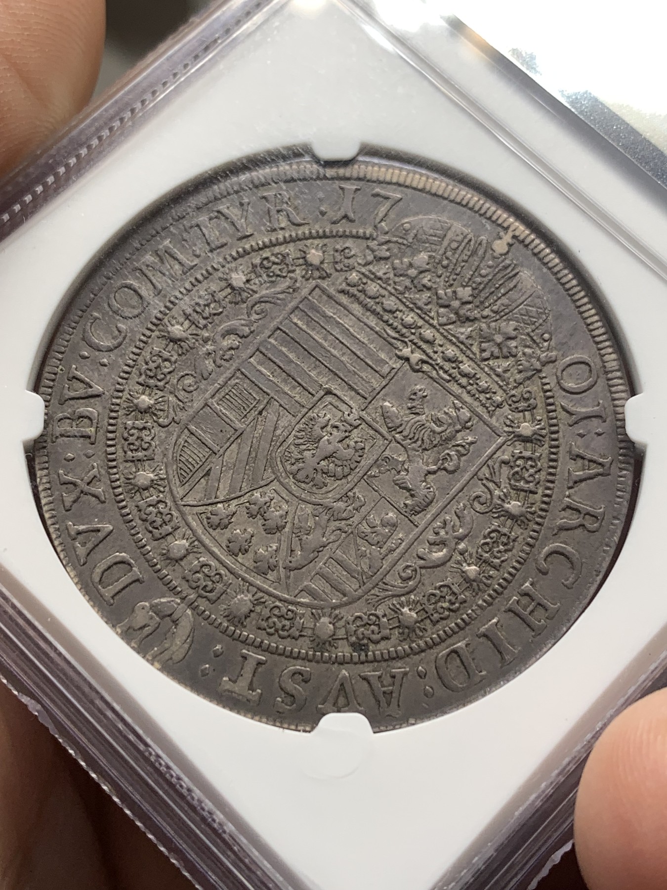 《竞宝斋》第188场-周日，周一 2场 (全场包邮) NGC-XF45 神罗奥地利 1701年 利奥波德1泰勒银币 猪嘴泰勒 黑色包浆 收藏佳品