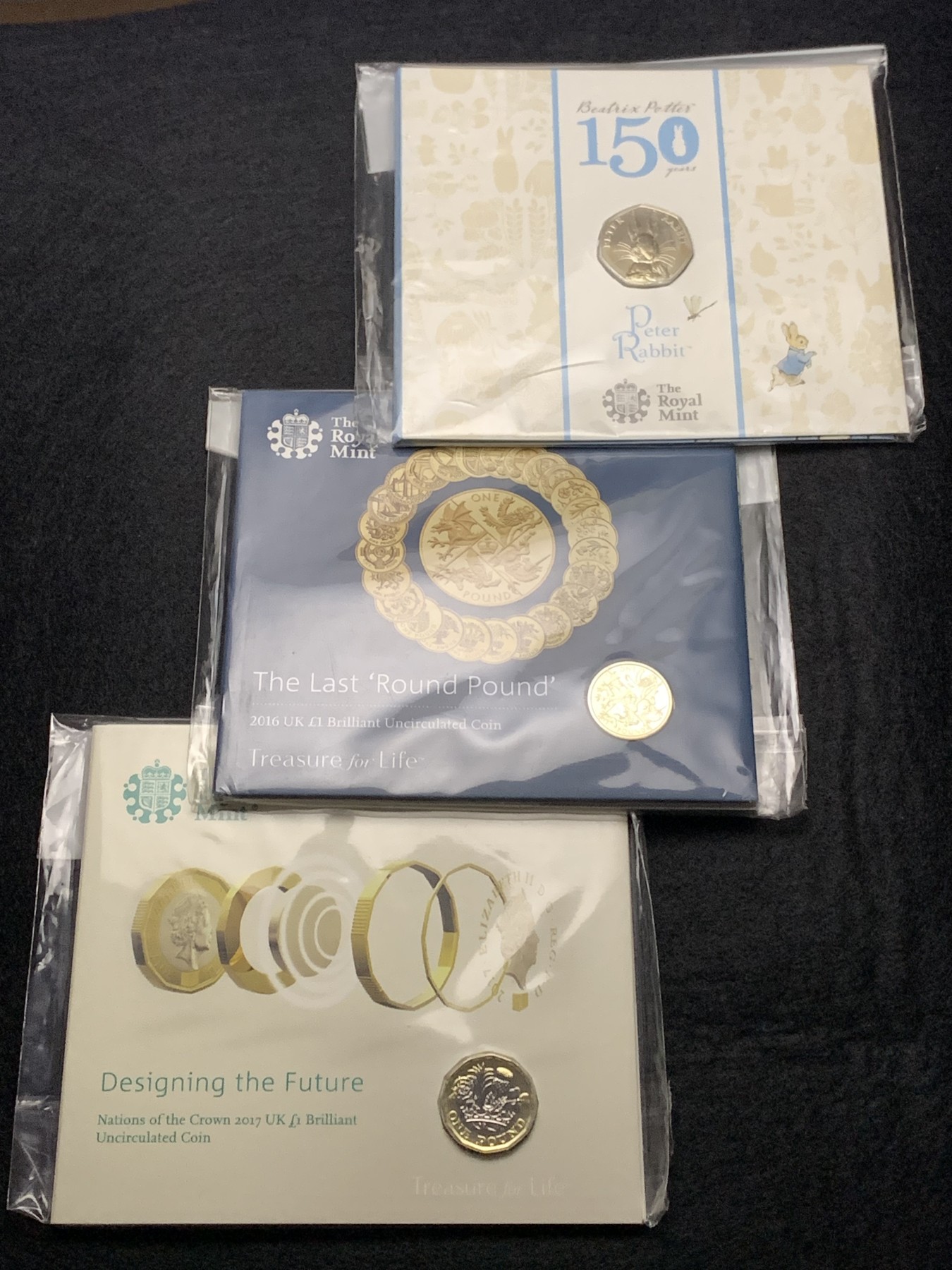 《竞宝斋》第188场-周日，周一 2场 (全场包邮) 彼得兔，最后的英镑，未来世界卡册装 3 册一起