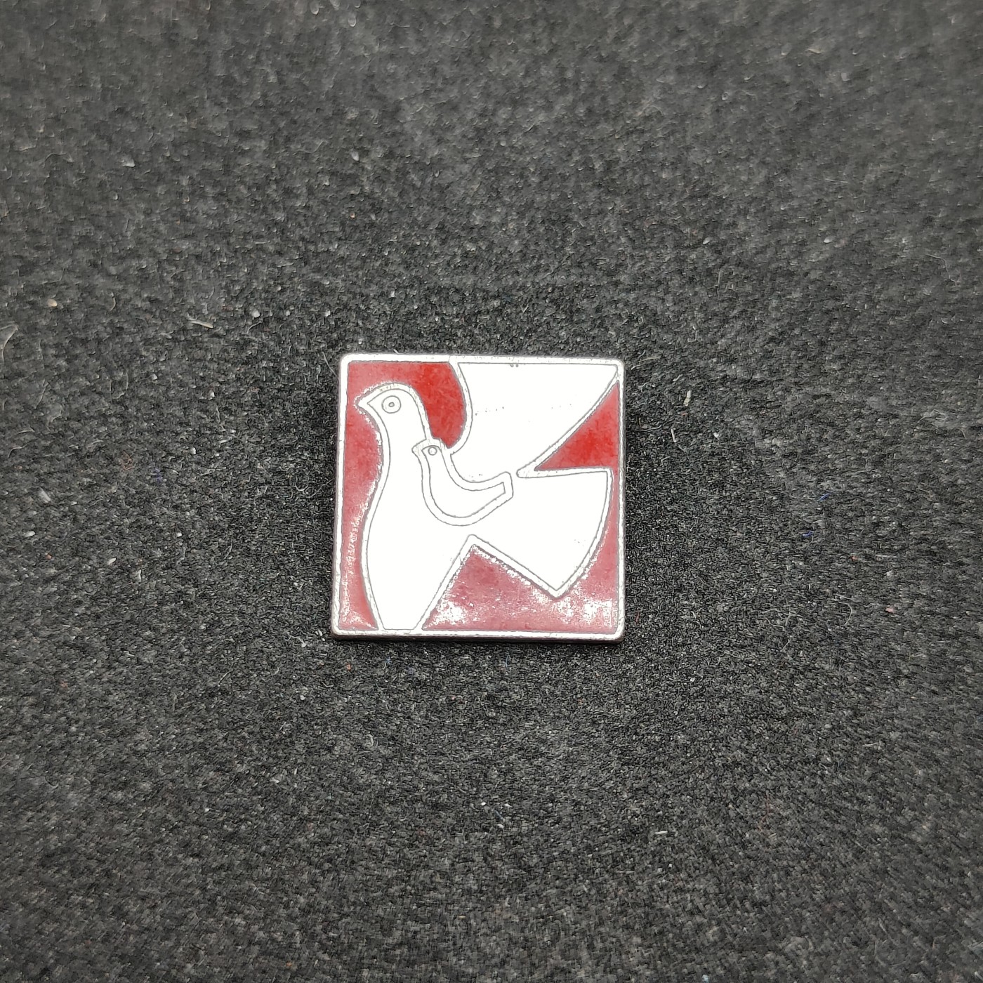 全场0元起拍 第81期 咸鱼国勋章拍卖专场 8月13日（周日）下午6：00开始 新日本妇人会珐琅徽章