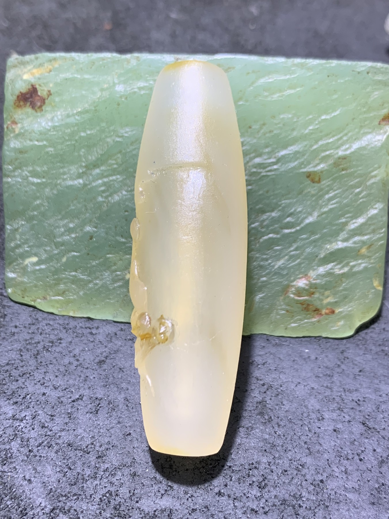 精美高玉化亚光海洋玉髓手工俏色巧雕得到成佛意境大桶珠一个！