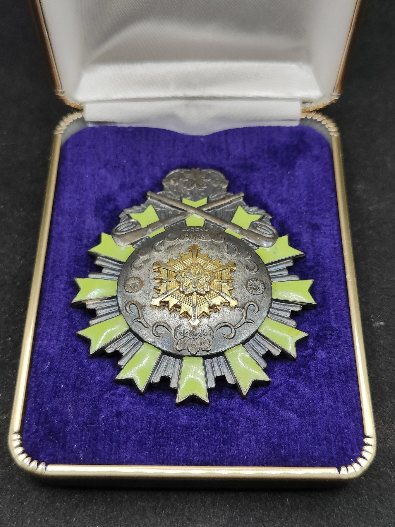 全场0元起拍 第81期 咸鱼国勋章拍卖专场 8月13日（周日）下午6：00开始 日本消防协会 永年勤续功劳章