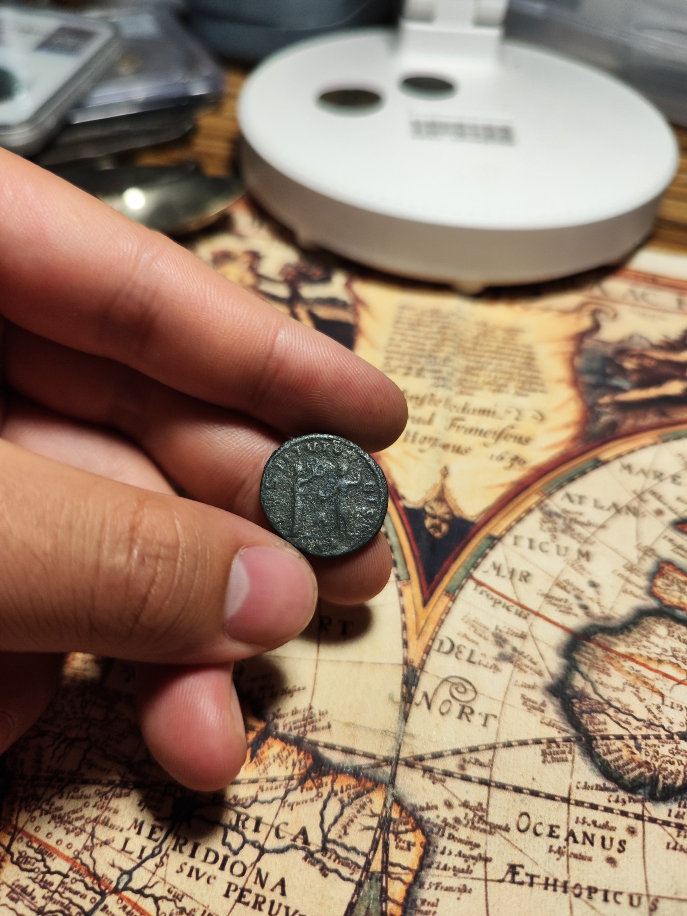 【大巴扎】第9回：丝路钱币与罗马帝国钱币的碰撞（全场包邮） 古罗马铜币，不知道是那位皇帝，图案还蛮清晰的