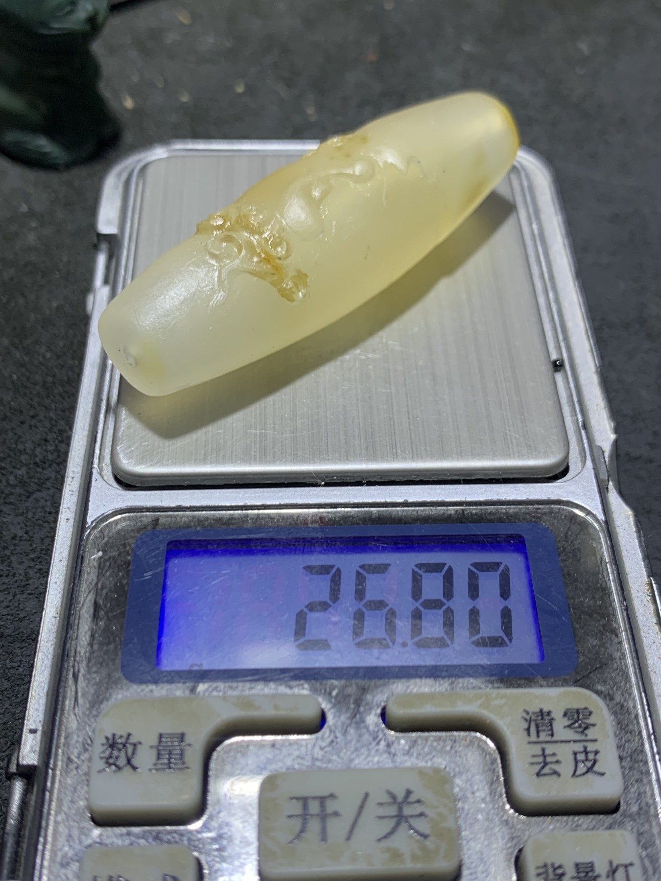 精美高玉化亚光海洋玉髓手工俏色巧雕得到成佛意境大桶珠一个！
