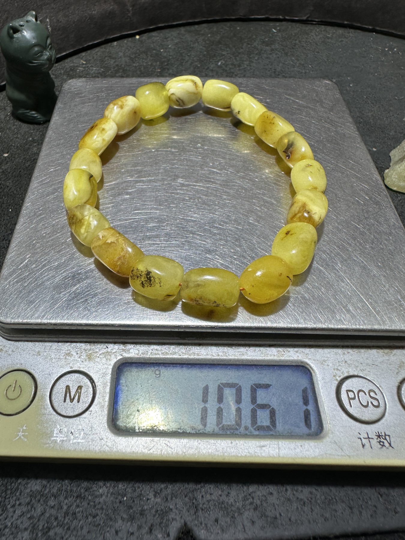 天然乌克兰蜜蜡随形手串1条！