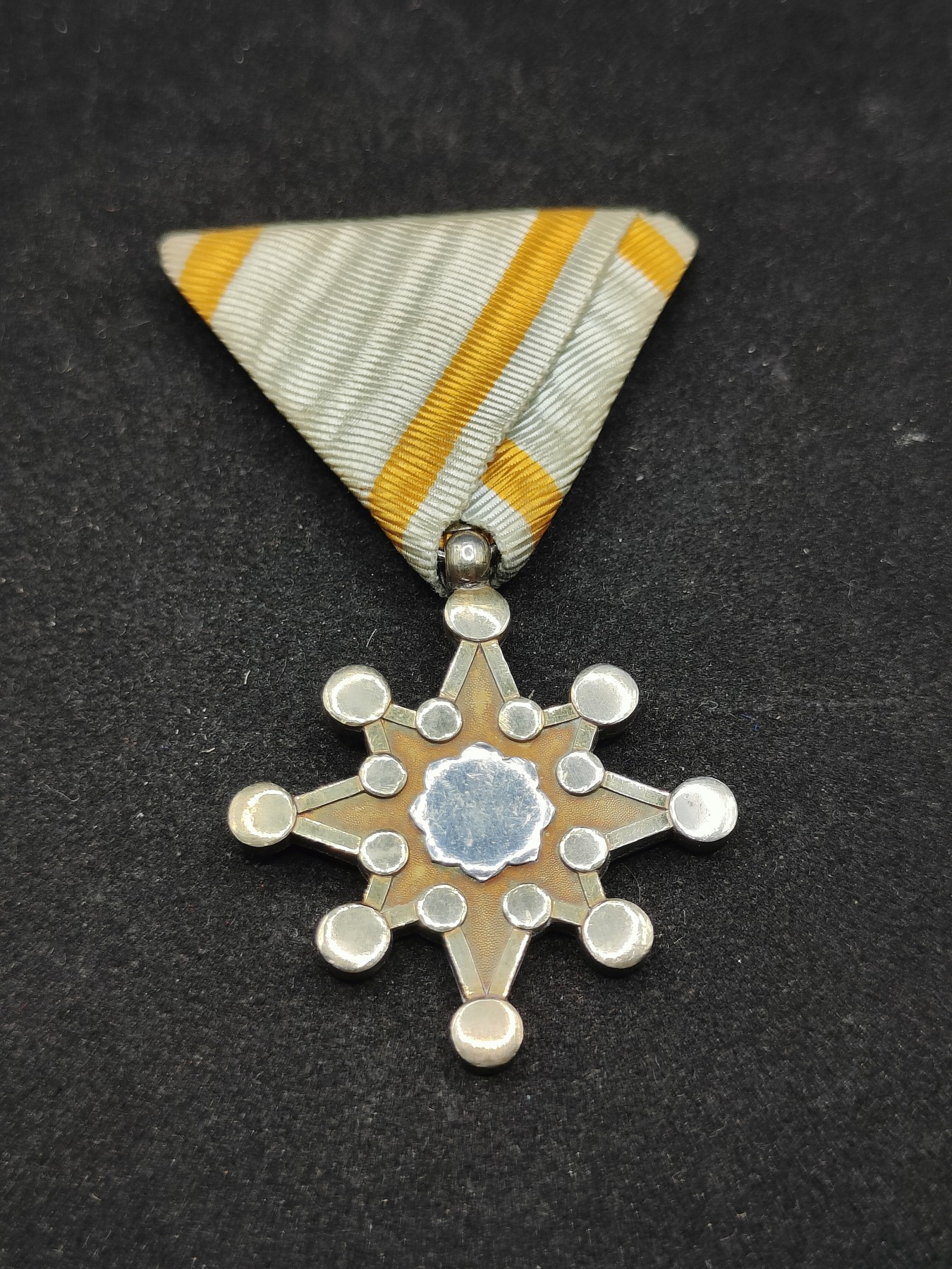 全场0元起拍 第81期 咸鱼国勋章拍卖专场 8月13日（周日）下午6：00开始 日本战时七等瑞宝章 银制