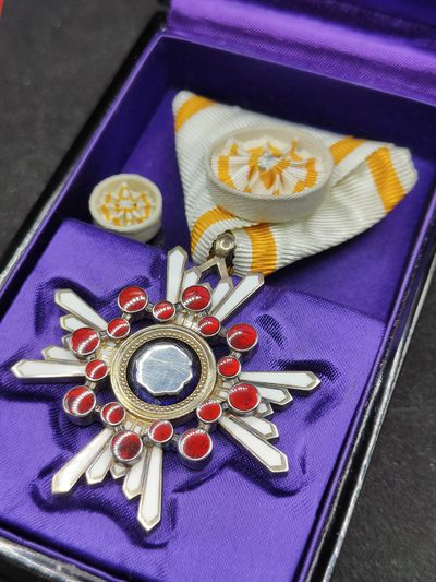 全场0元起拍 第81期 咸鱼国勋章拍卖专场 8月13日（周日）下午6：00开始 - 日本四等瑞宝章  银制带盒略