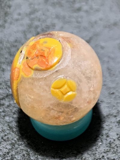 精美冰飘战国红玛瑙手工俏色巧雕连中三元圆珠一个， 精美冰飘战国红玛瑙手工俏色巧雕连中三元圆珠一个，