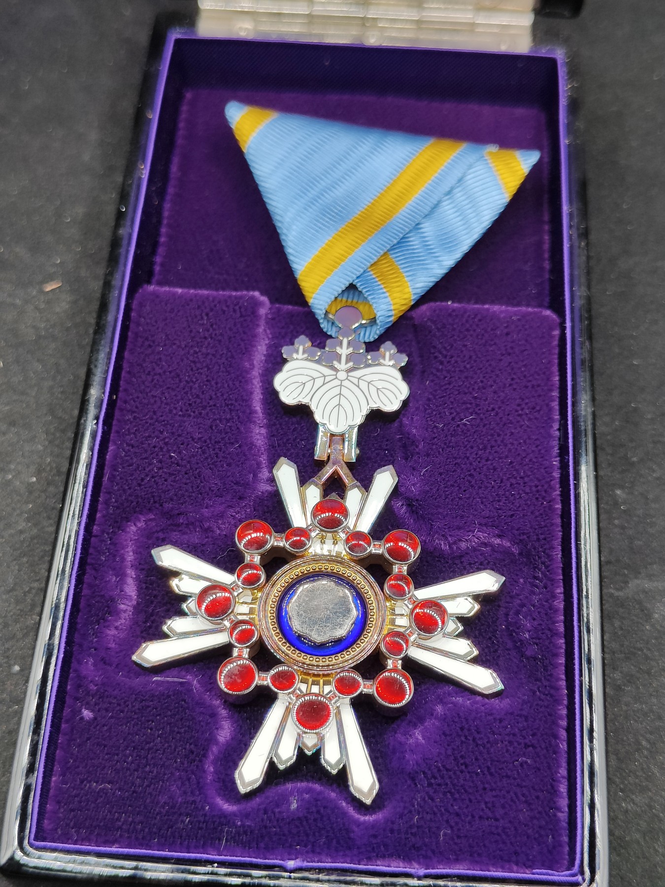 全场0元起拍 第81期 咸鱼国勋章拍卖专场 8月13日（周日）下午6：00开始 日本荣典后 瑞宝双光章 银制带盒