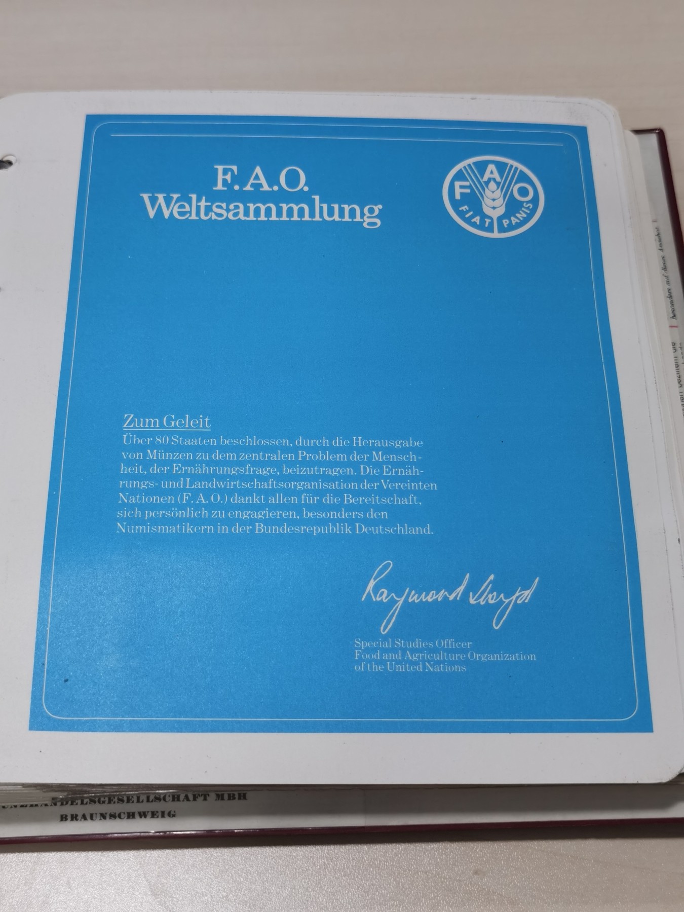 博洋堂世界钱币拍卖第038期（全场包邮） 1978-1980年FAO官方钱币收藏册，含5银2金+2汤加饼干币，一共49枚